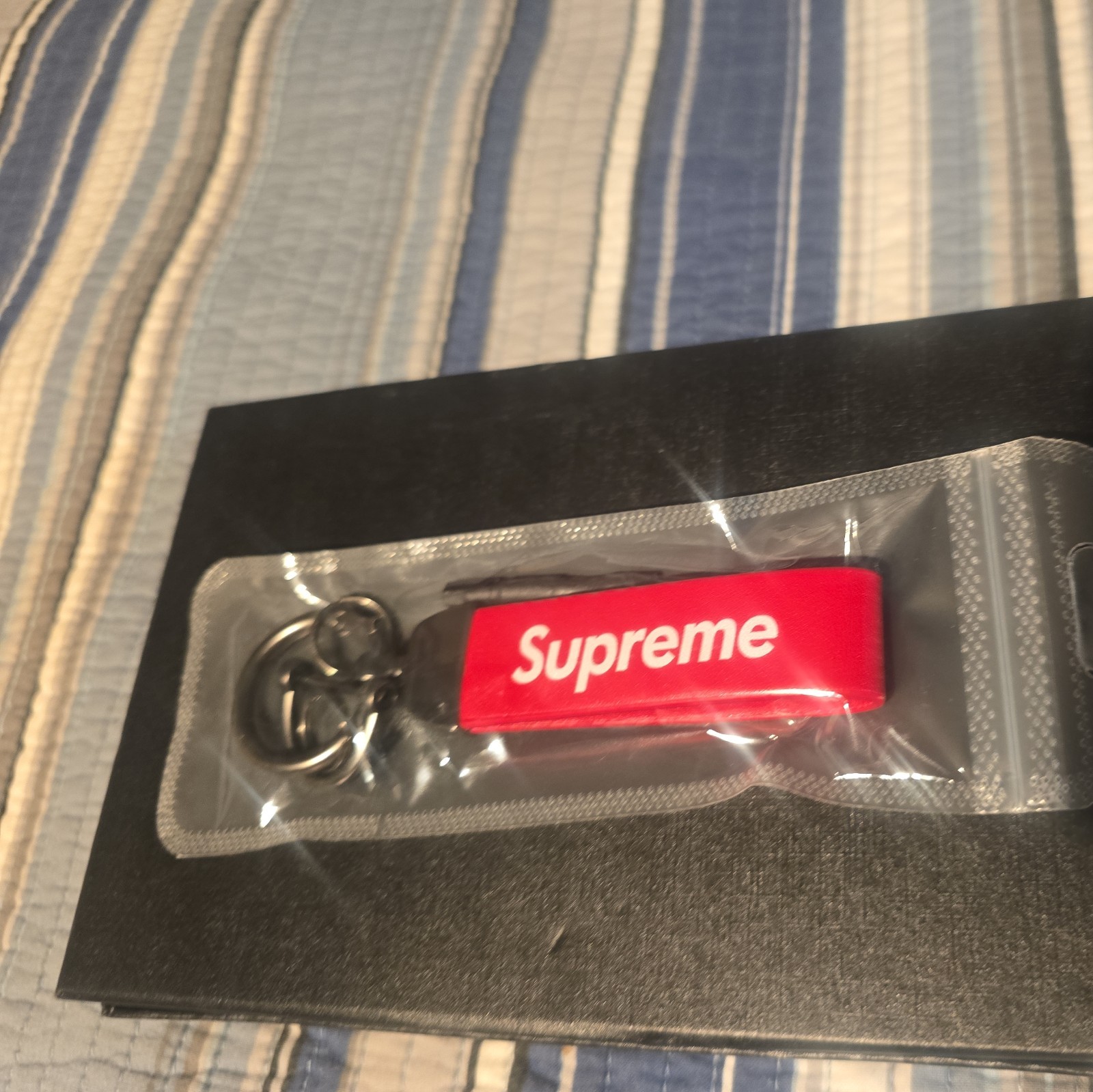 Supreme Red Silver Metal Fabric Key Chain for Men Logo Accent