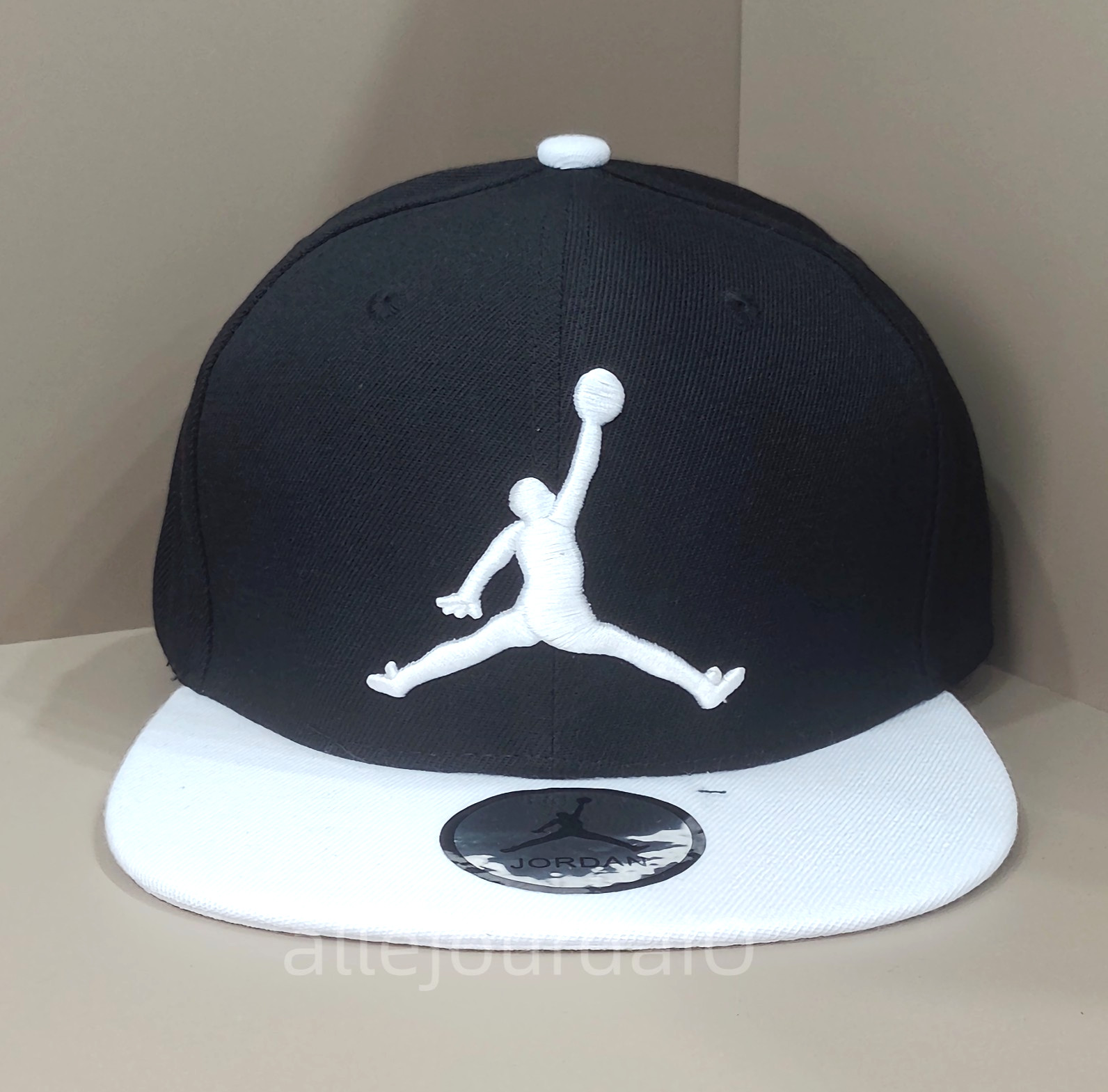 Jordan Outdoor Casual White Embroidered Black White Block Color Flat Brim Hat