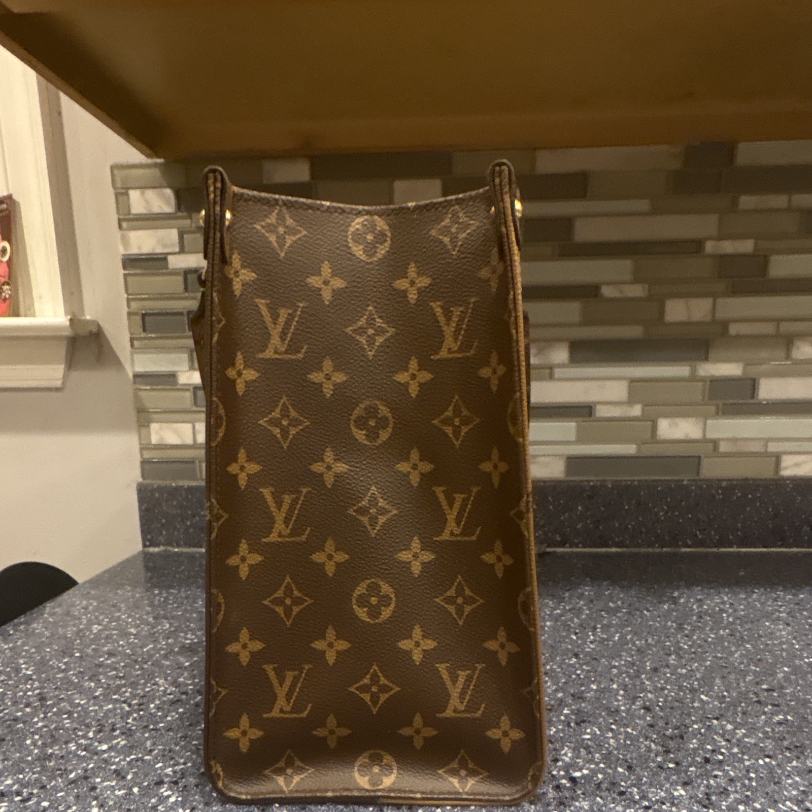 Louis Vuitton Monogram Medium Tote Brown Red Lining Zip Inner Pockets COA
