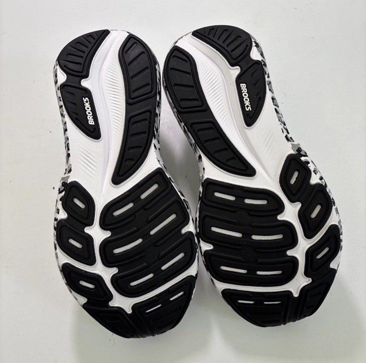 Brooks Revel 9 Black White Gray Leopard Print Low Top Women’s Sneakers Size 7