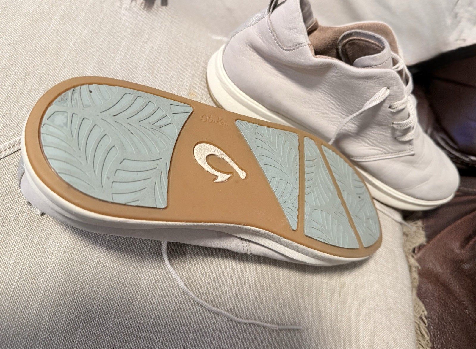 OluKai WAO Women’s Gray Leather Low Top Lace-Up Sneakers US 10 EU 40