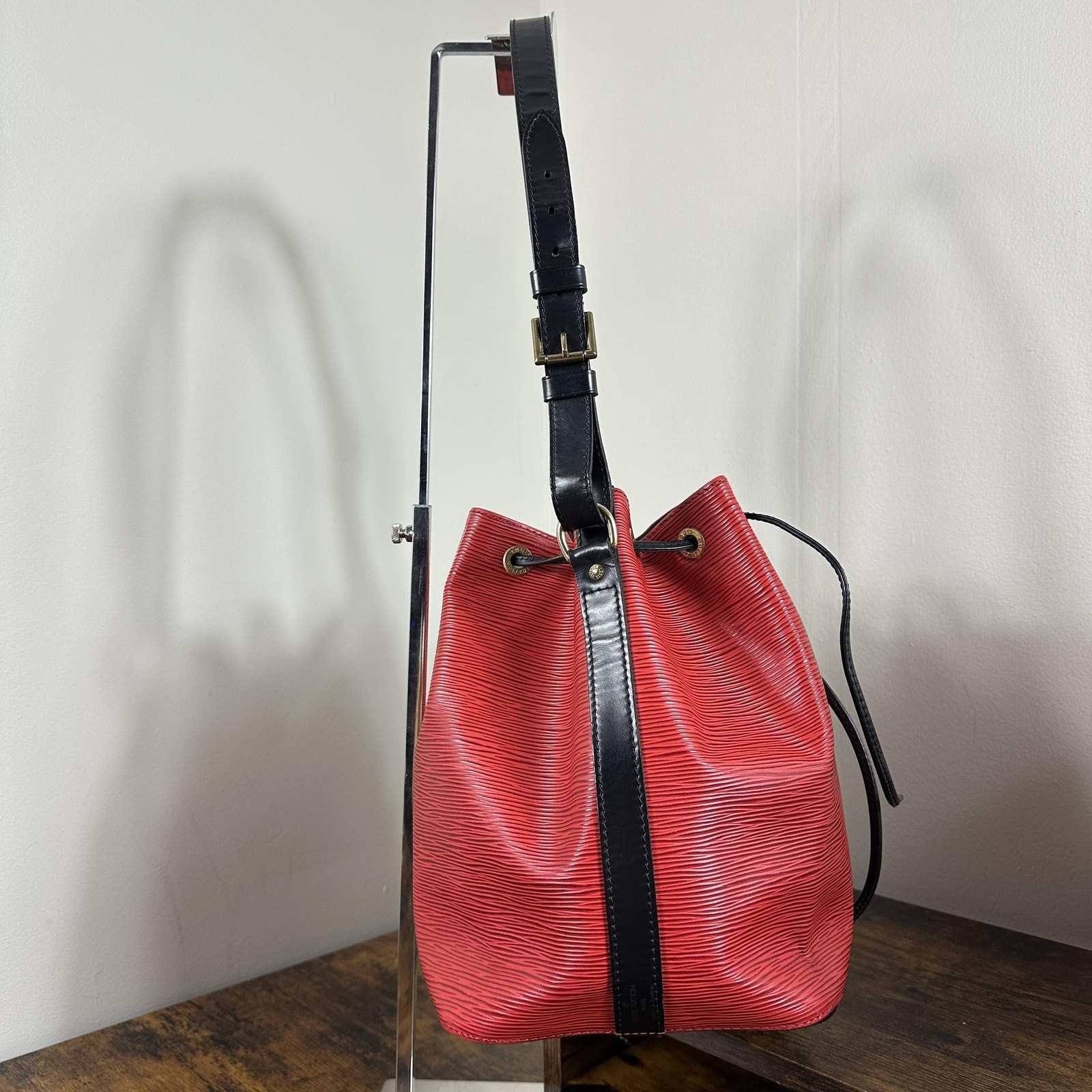 Louis Vuitton Vintage Epi Noe Bucket Bag Womens Medium Red Leather Black Trim