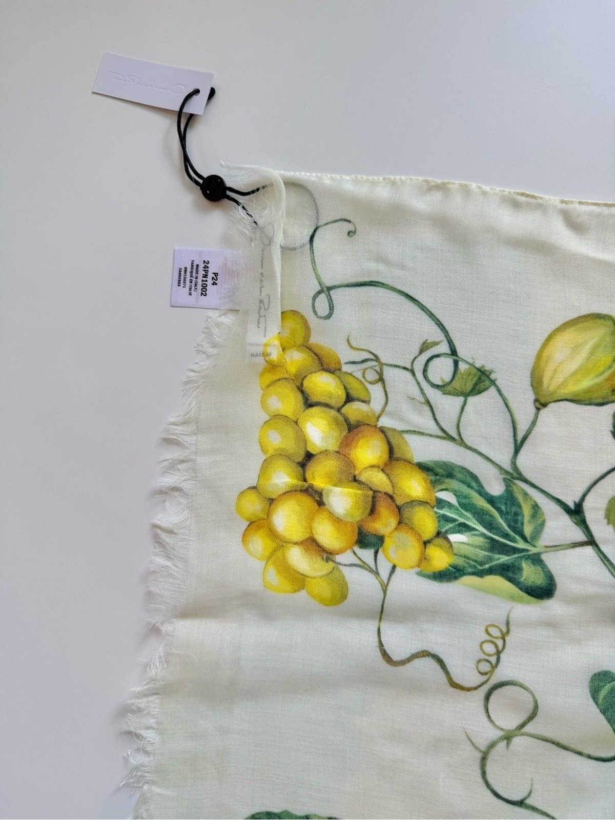 NWT! Authentic Oscar de la Renta Scarf/Wrap, 54” x 74” Large