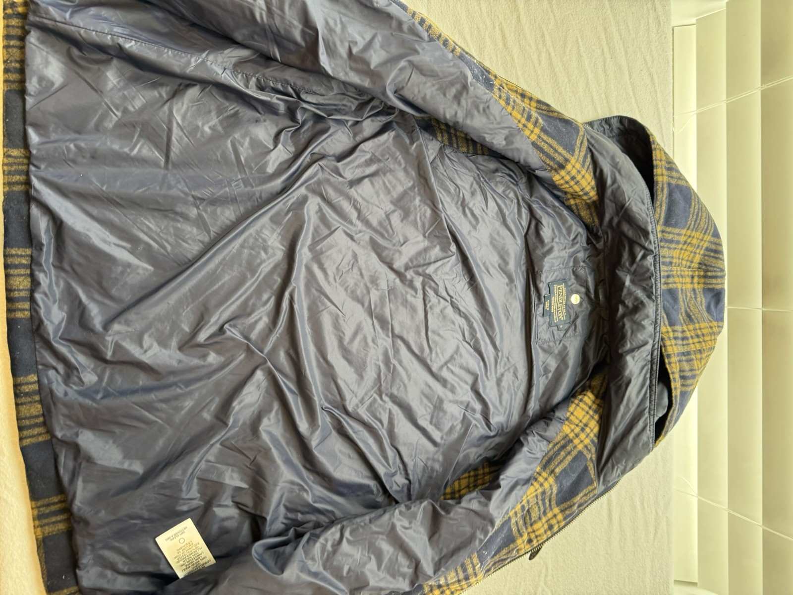 Pendleton Quilted Wool Vest Hood Blue Gold Plaid Medium Aztec Button