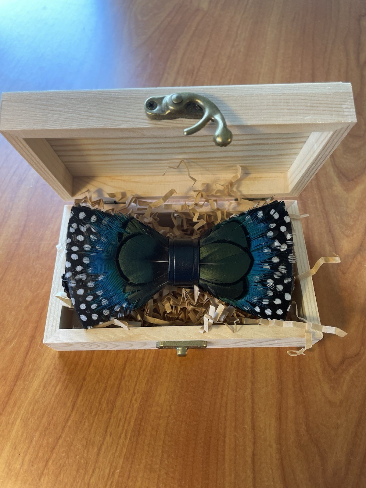 Handcrafted Bow Tie made of unique Feather Pattern New in Box
