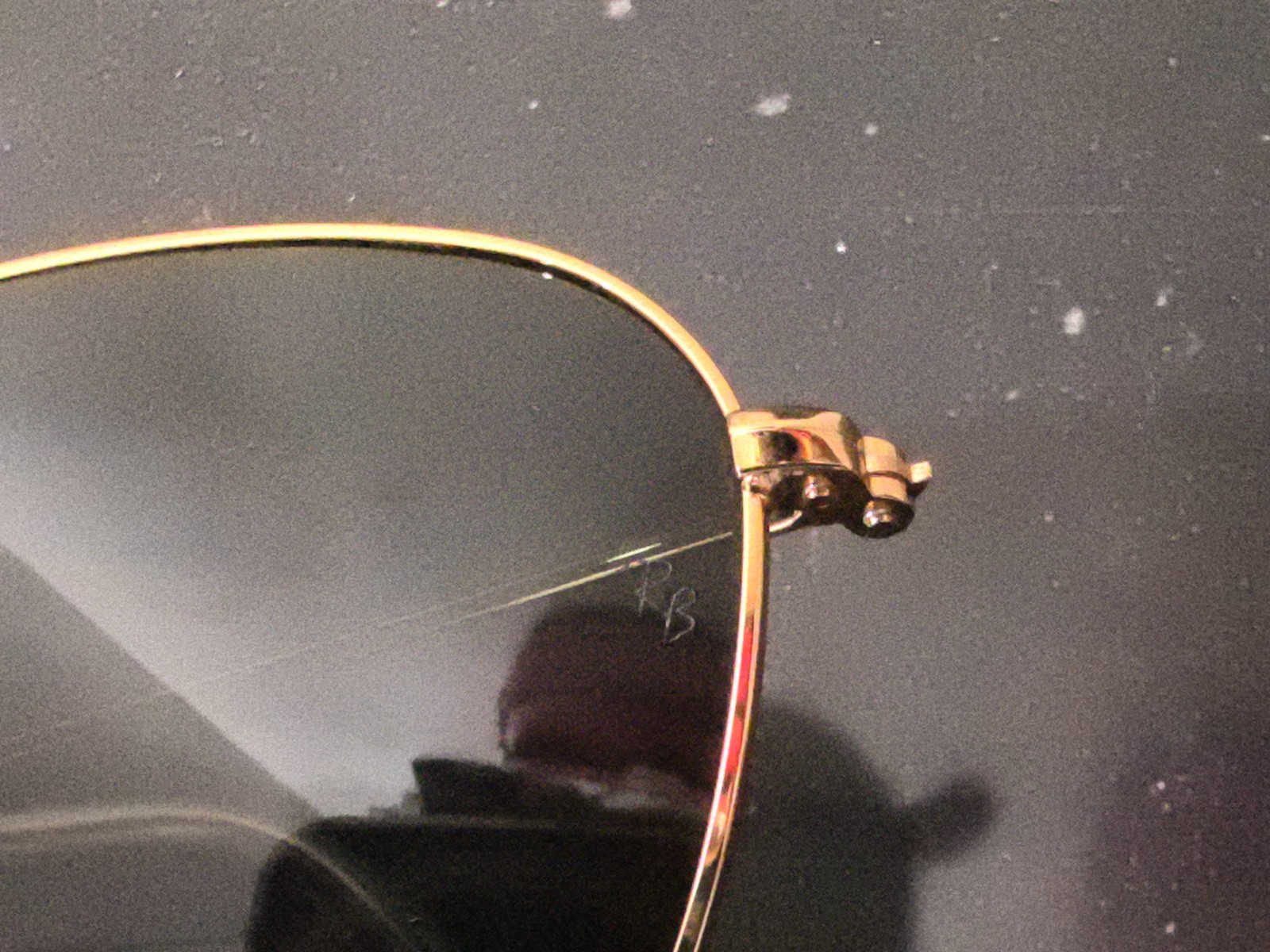 Ray-Ban RB3136 001 Caravan Gold Frame G-15 Green Lenses Sunglasses
