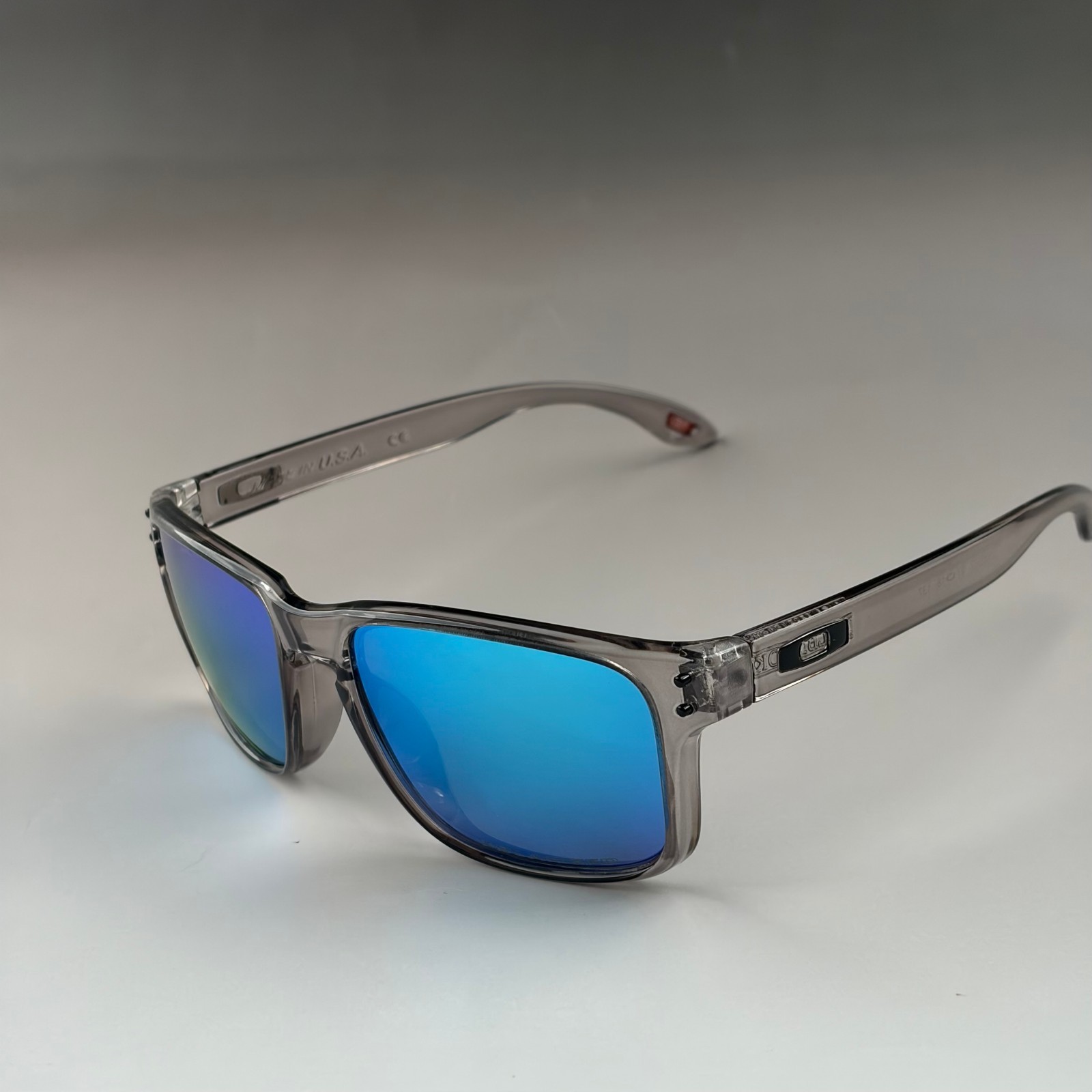 Oakley Holbrook Sunglasses Gray Frame Blue Lens With Box, Case