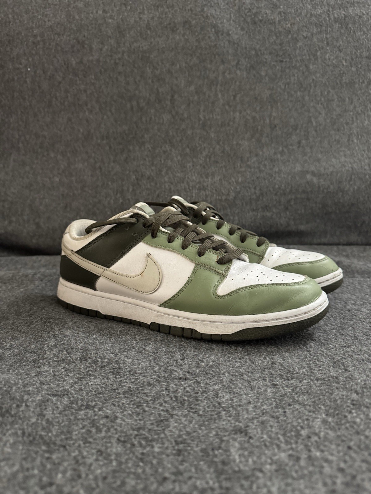 Nike Dunk Low Men’s Size 10.5 Oil Green Cargo Khaki Shoes