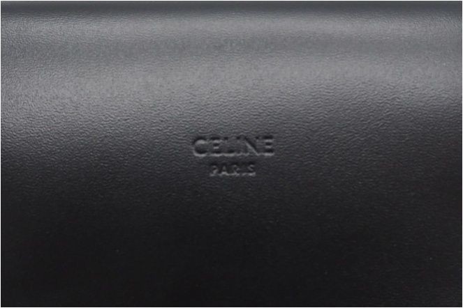 Returns accepted within 3 days beautiful CELINE Leather Vintage Logo Print Zi