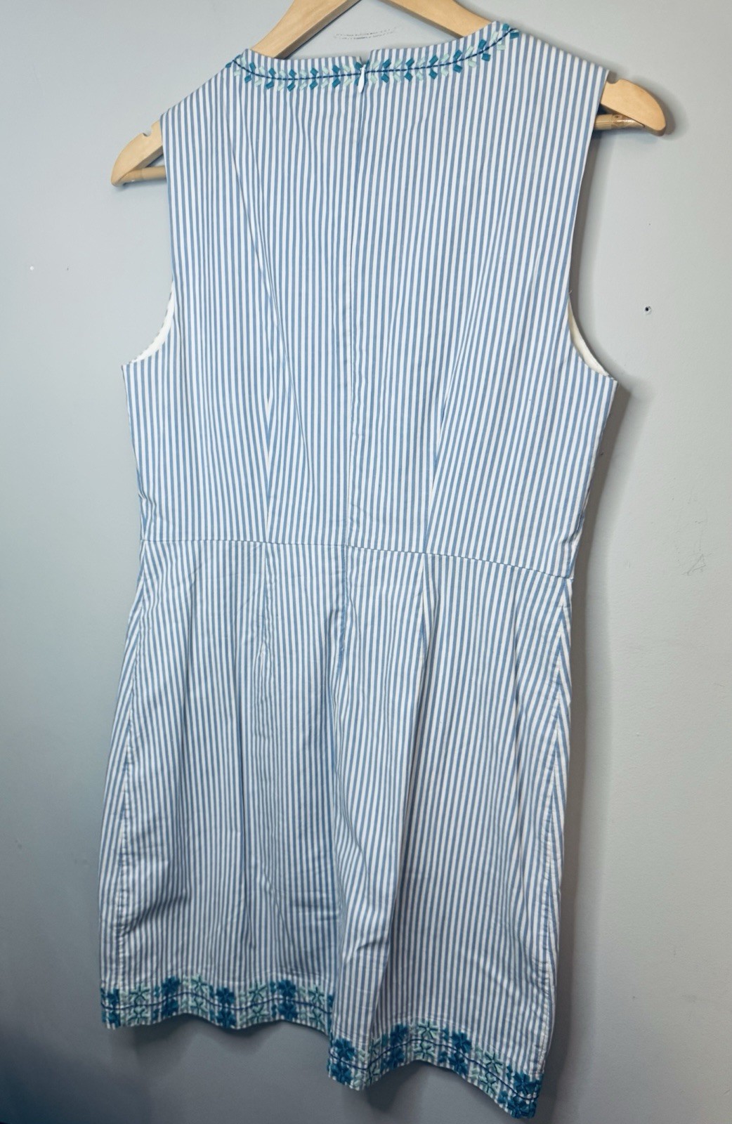 Vineyard Vines Pop Embroidered Sleeveless Dress Size 6 Lined Summer