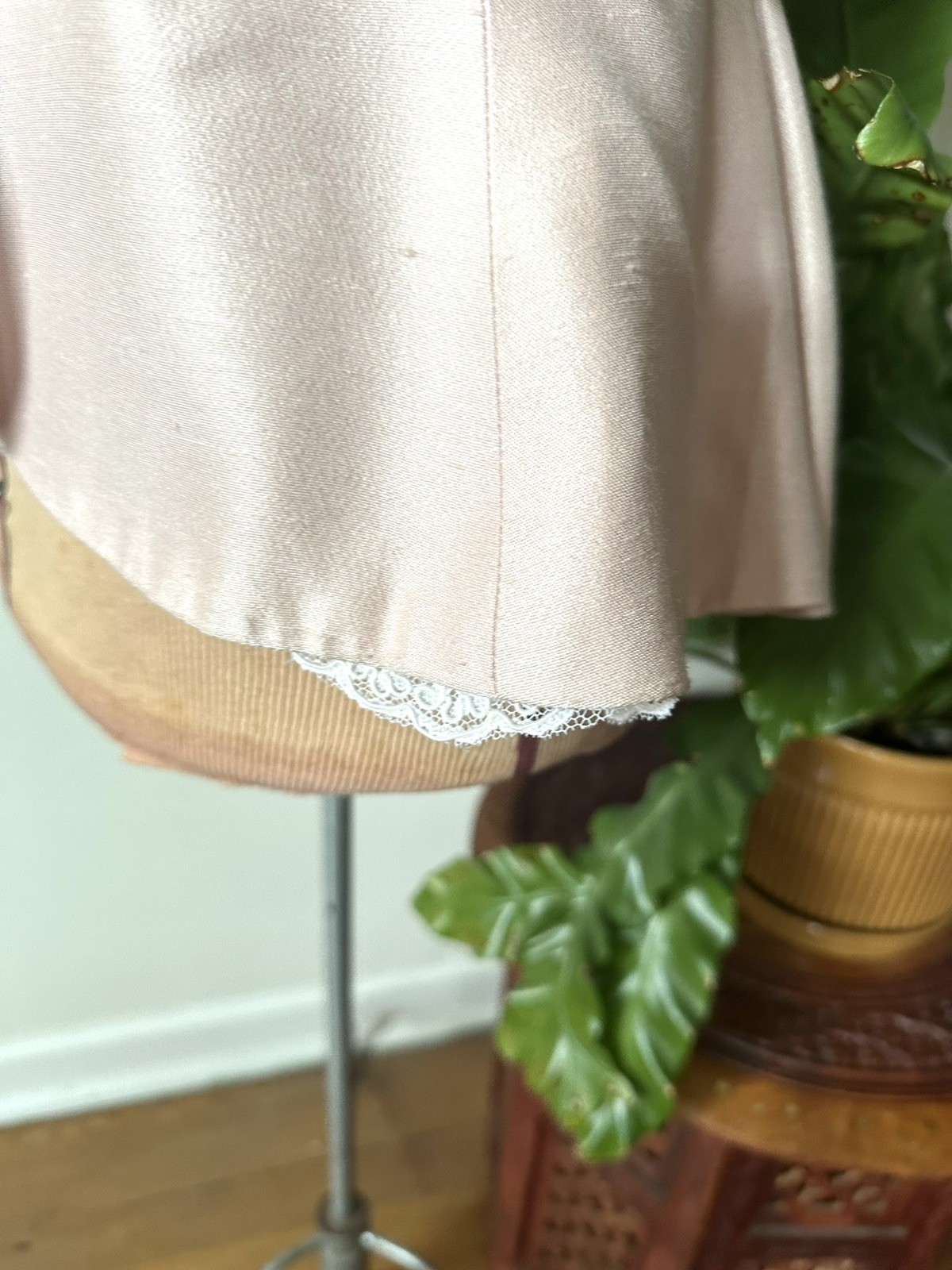 Vintage Victorian Revival Pink Jacket With Wide Lace Collar