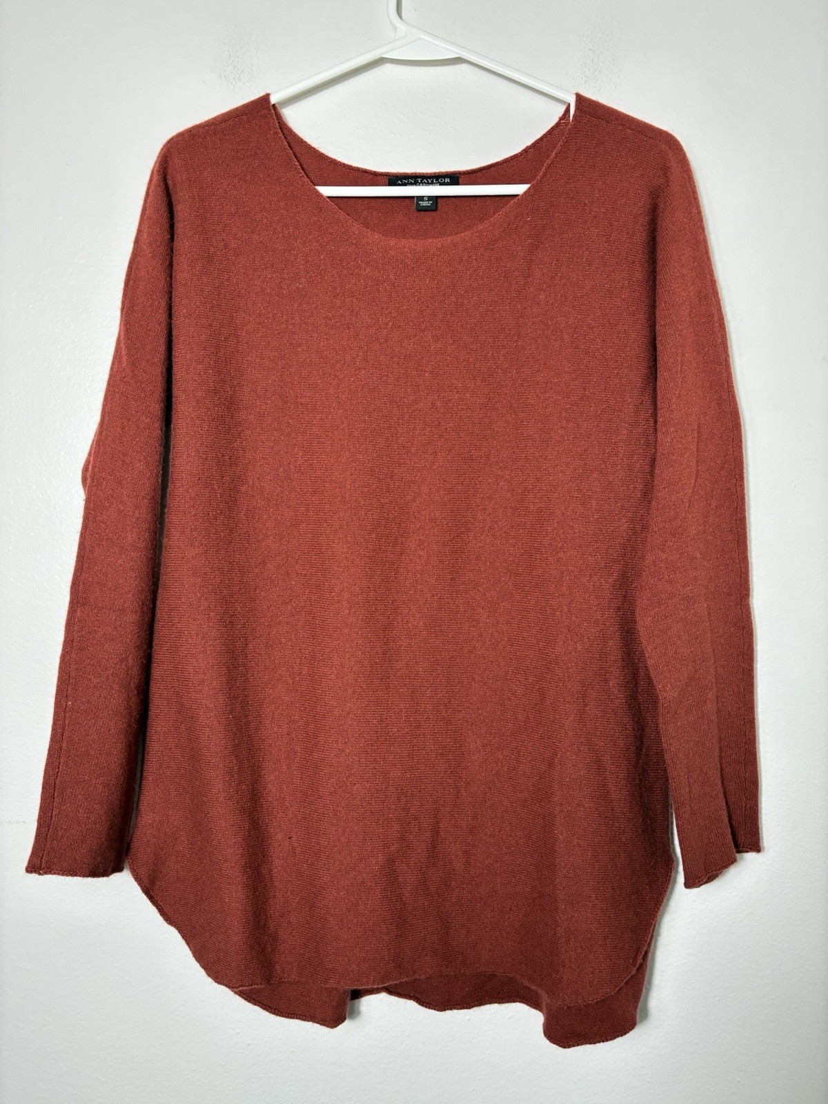 Ann Taylor 100% Cashmere Pullover Sweater Sz Small Red Quite Luxury Minimalist