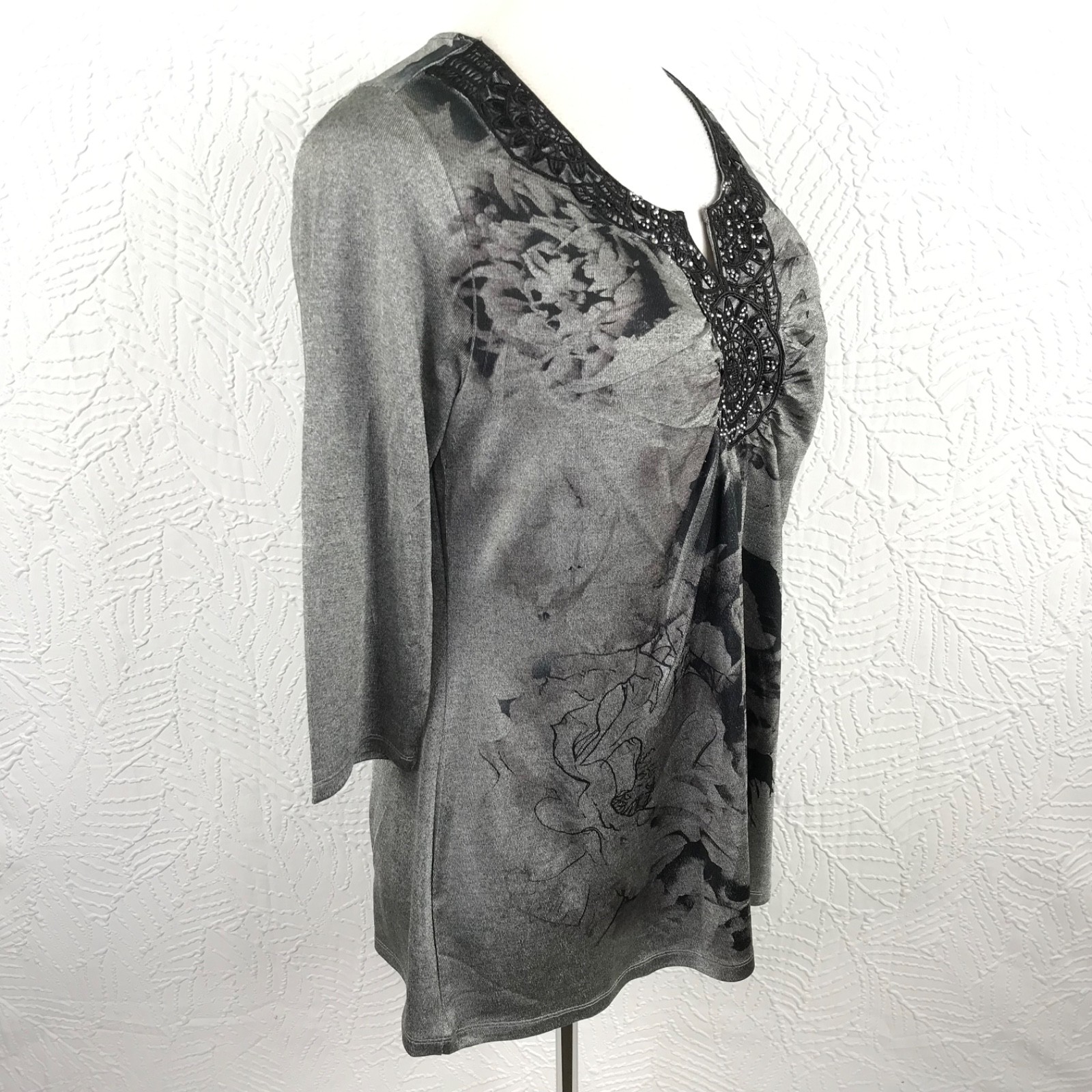 Live & Let Live Boho Tunic Top 2X Gray/Black Embellished Rhinestones 3/4 Sleeve