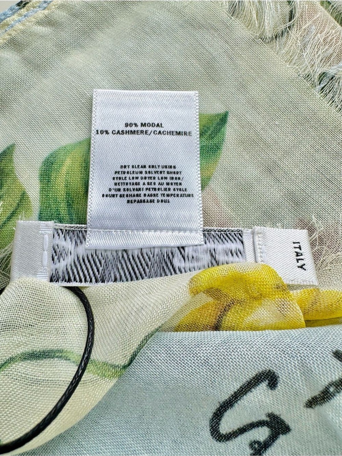 NWT! Authentic Oscar de la Renta Scarf/Wrap, 54” x 74” Large