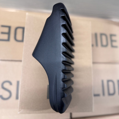 Adidas Yeezy Slide Onyx – Multiple Sizes – (100% Authentic) HQ6448