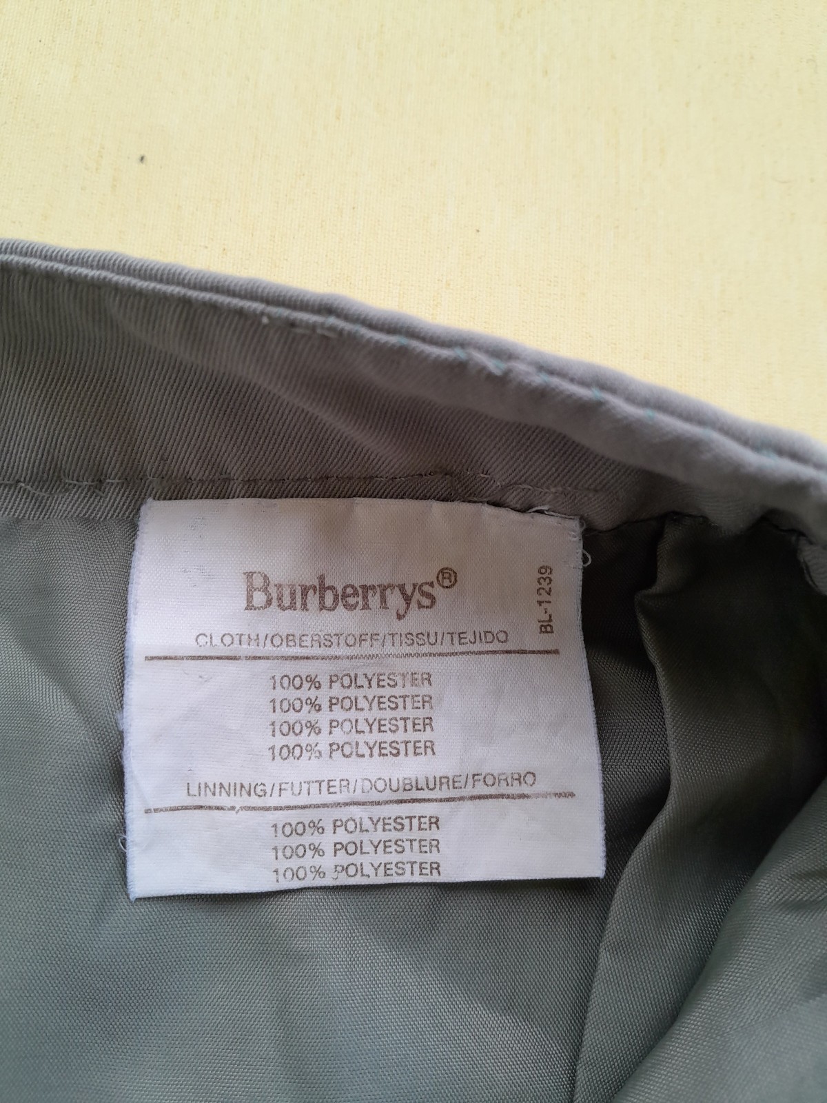 Vintage Burberrys Skirt Womens 32W Beige Fully Lined Made in Spain EU50