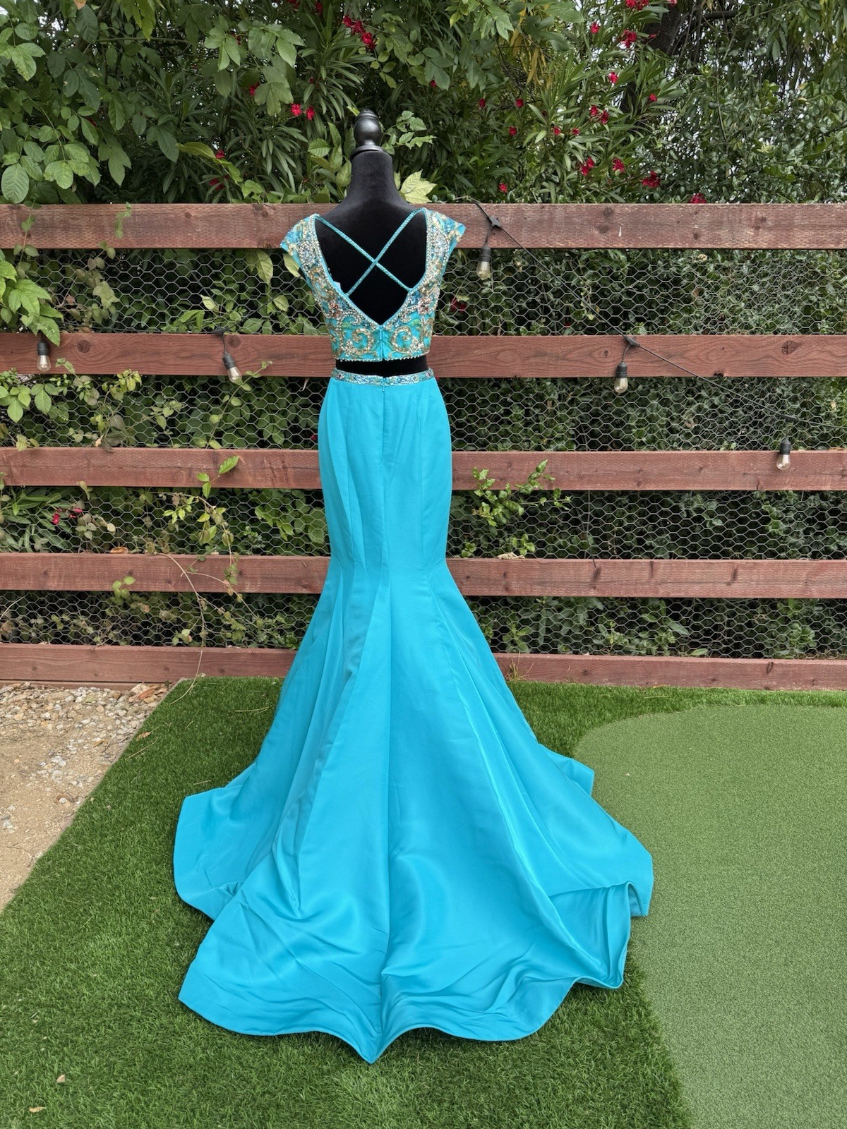 Sherri Hill Aqua Beaded Sequin Mermaid Gown V-Neck two-piece Long Formal 4