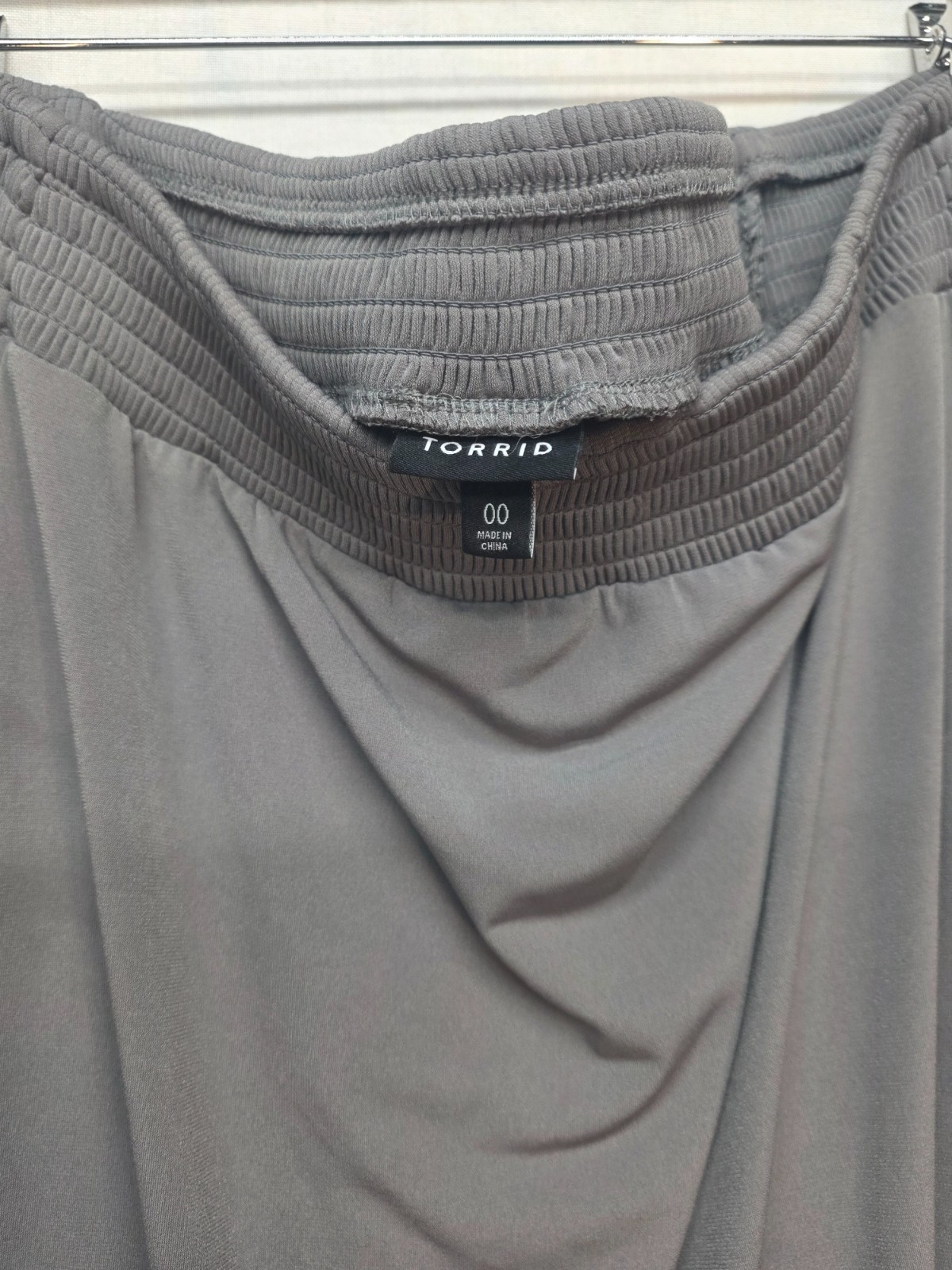 Torrid Studio Knit Off Shoulder Blouse Gray Smocked Top Chiffon Ruffle Sleeve 00