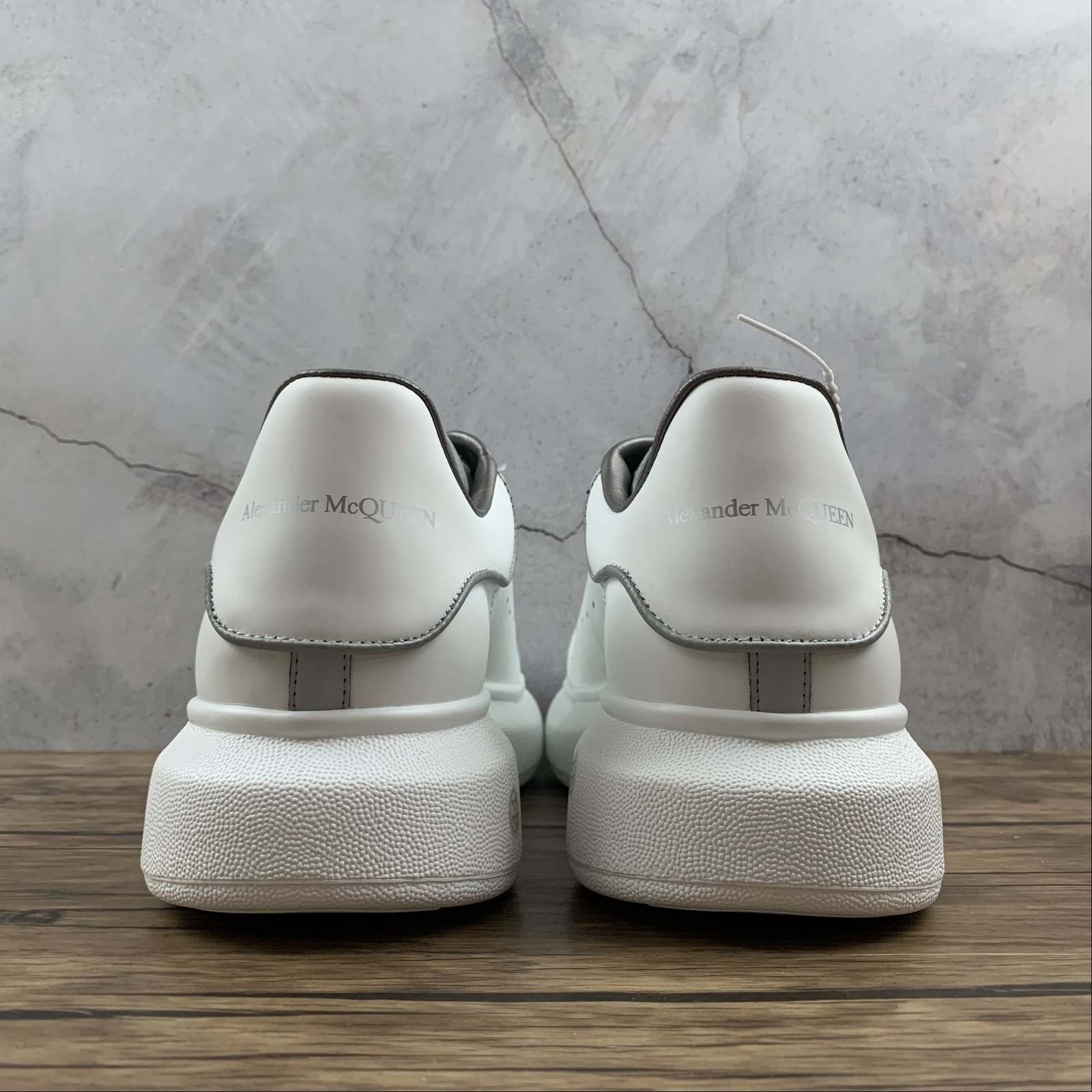 Alexander McQueen White Silver Edge Platform Leather Casual Sneakers For Men Wom