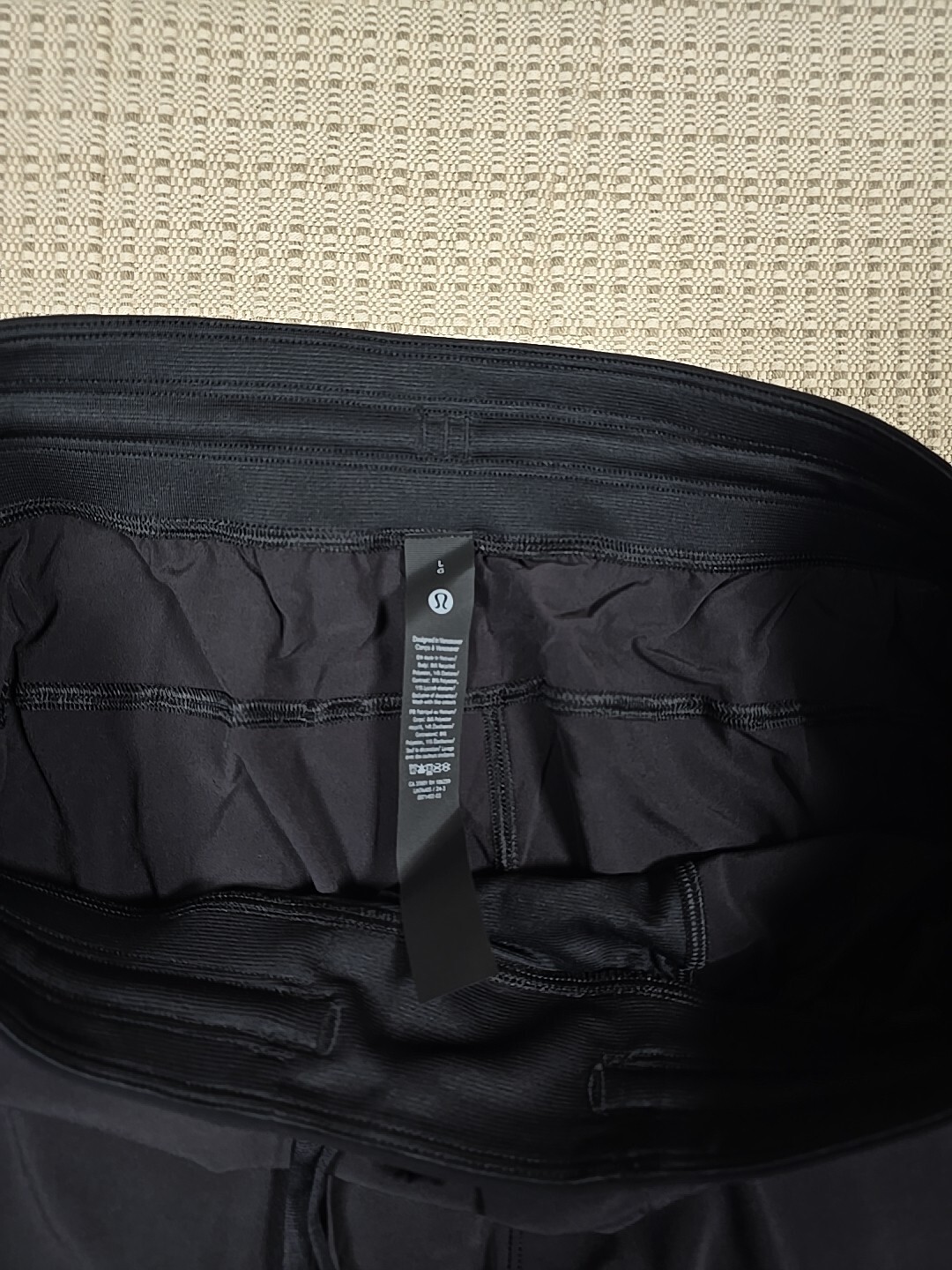 Size Large Lululemon T.H.E. Short 9″ Linerless BLACK LM7AA0S BLK Men’s New NWT
