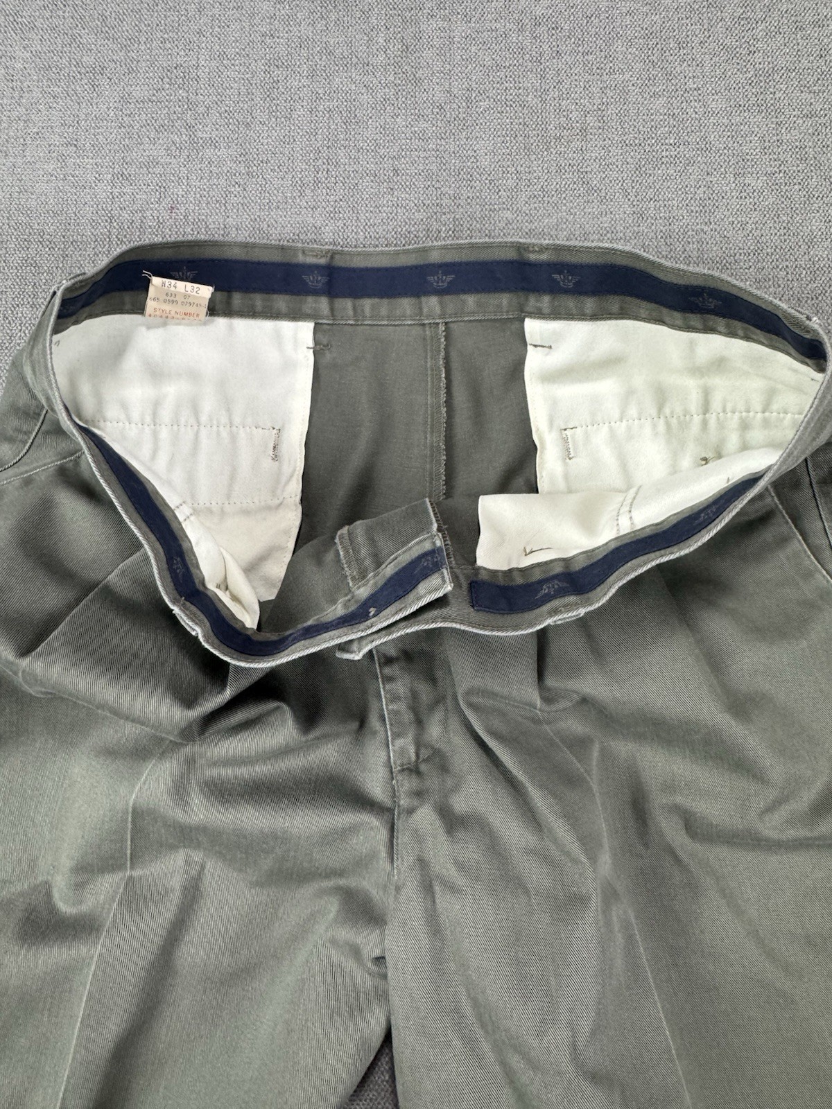 Vintage 90s Dockers Mens 34×30 Faded Pleated Straight Leg Chino Pants Green