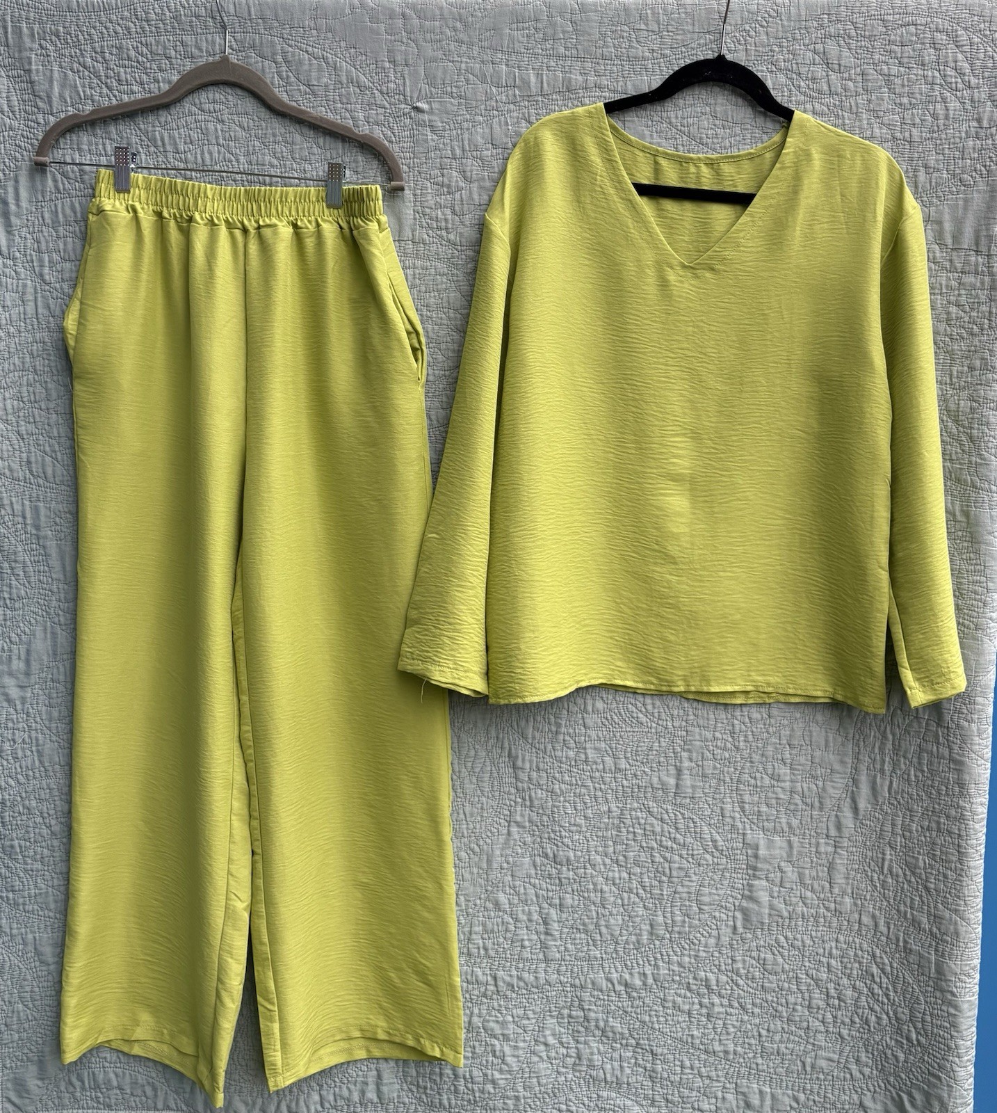 Women’s Loose Top and Pants Set – Soft Light Green Casual 2-Piece Outfit Size M