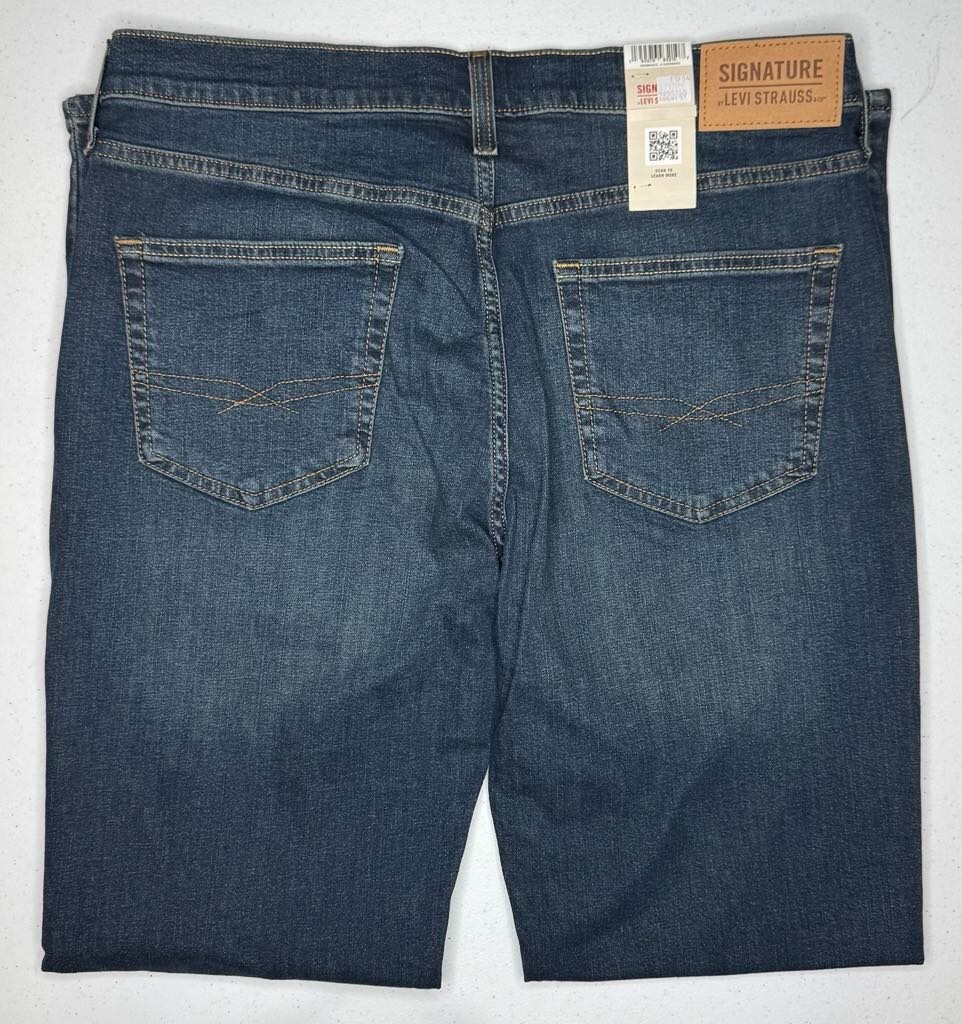 Signature By Levi Strauss #11704 NEW Men’s Straight Flex Jeans