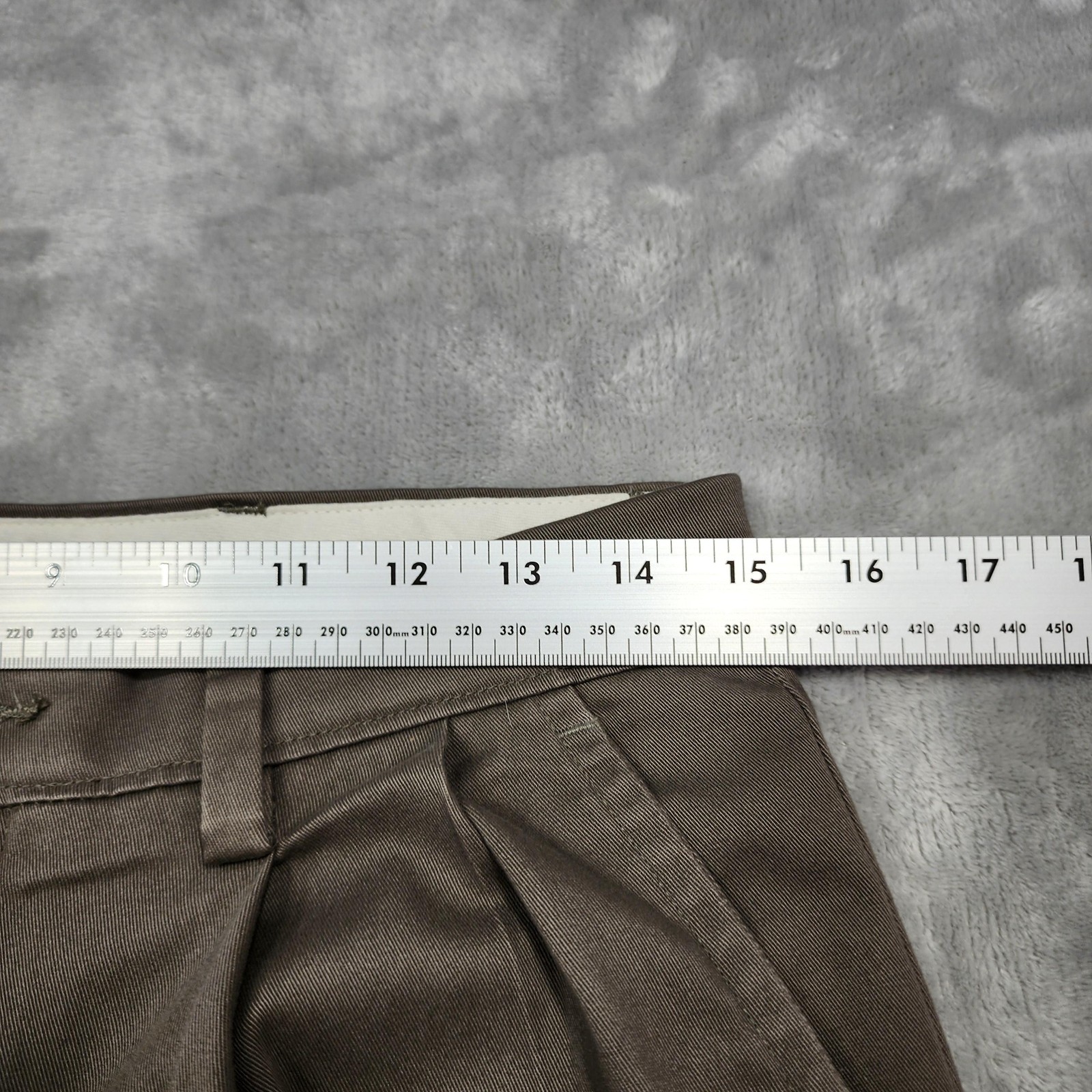 Dockers Pants Mens 30×30 Brown Classic Fit Pleated Chino Straight Stretch Khakis