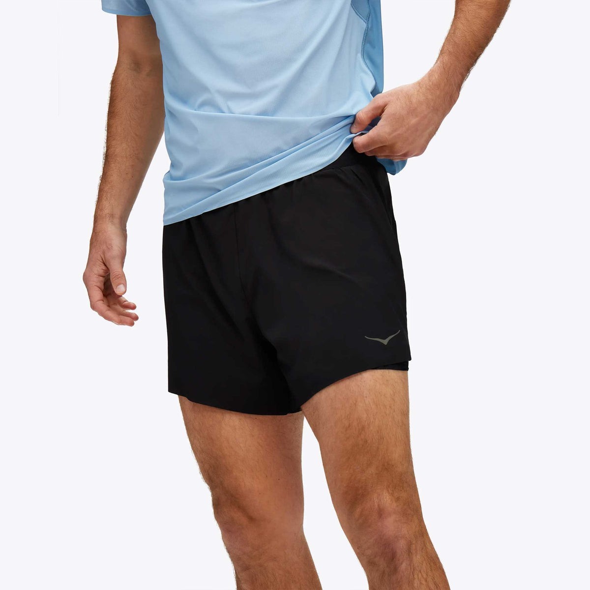 $68 HOKA Men’s Glide Short with Brief 5″ – 1151077 -Black – Large -New With Tag