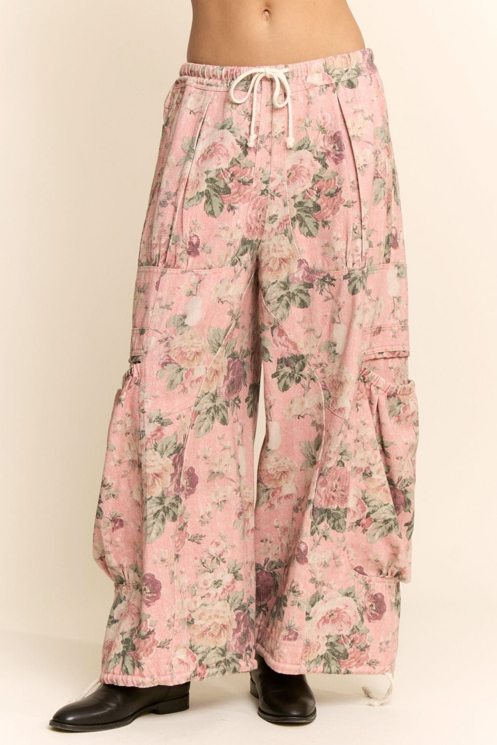 Davi & Dani Cropped Pink Denim Floral Big Pocket Cargo Barrel Pants Size Large