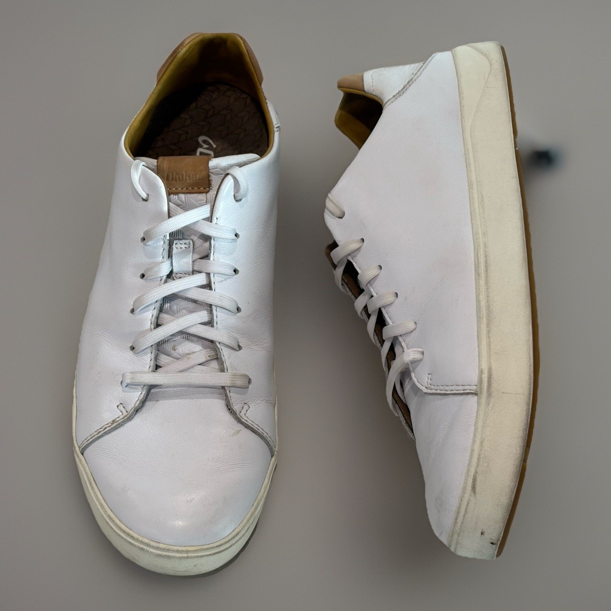 OluKai Lae’ahi Li ‘Ili Shoes Mens Size 11 White Leather Casual Comfort Sneakers