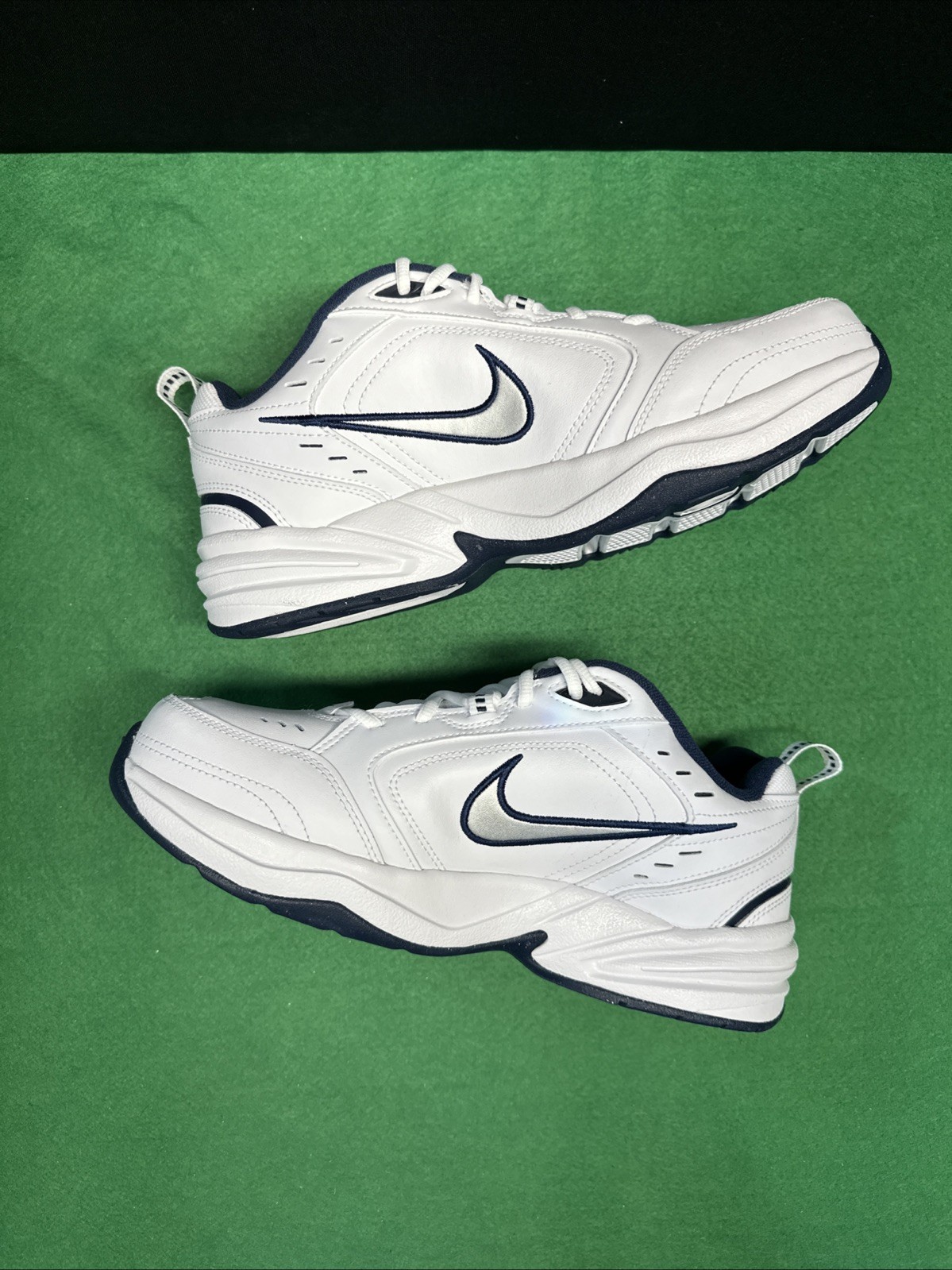NEW Nike Air Monarch IV (4E) WIDE White-Metallic Silver Men’s Size 10 Wide Shoe