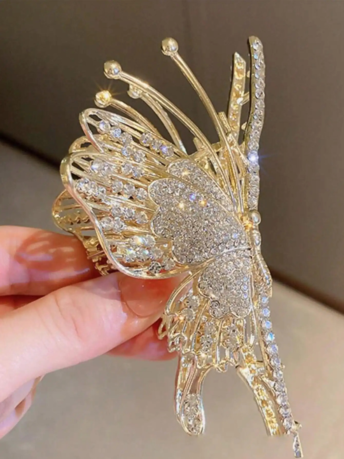 1 Pcs Fashion Exquisite Fashionable Hollow Out Full Giamond Butterfly Hair Claws
