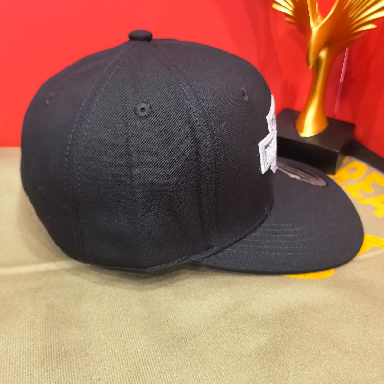 Harley-Davidson Black Adjustable Flat-Brim Cap Gray-White Lettering Logo