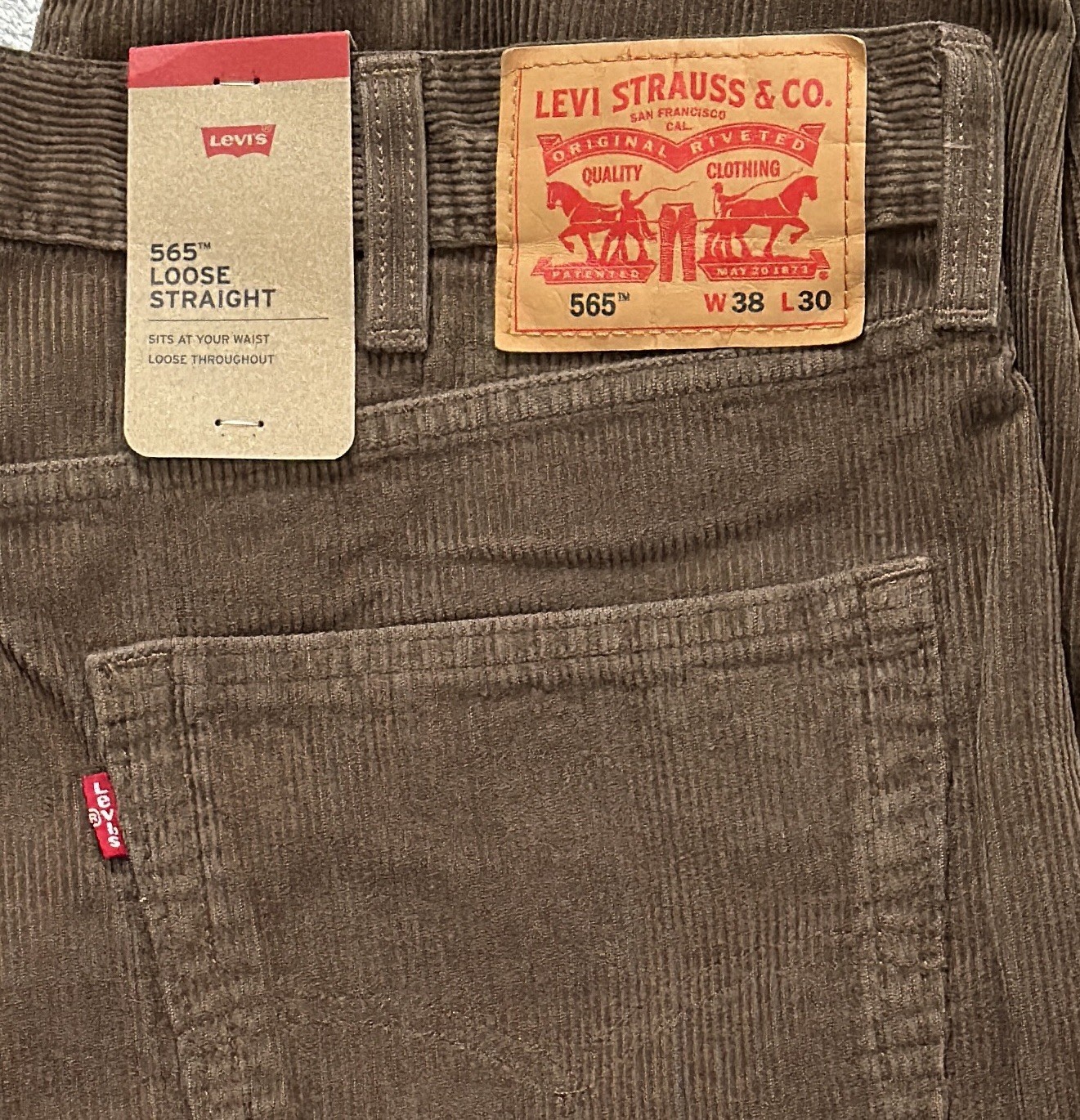 Levi’s Men’s 565 Loose Straight Corduroy Pants