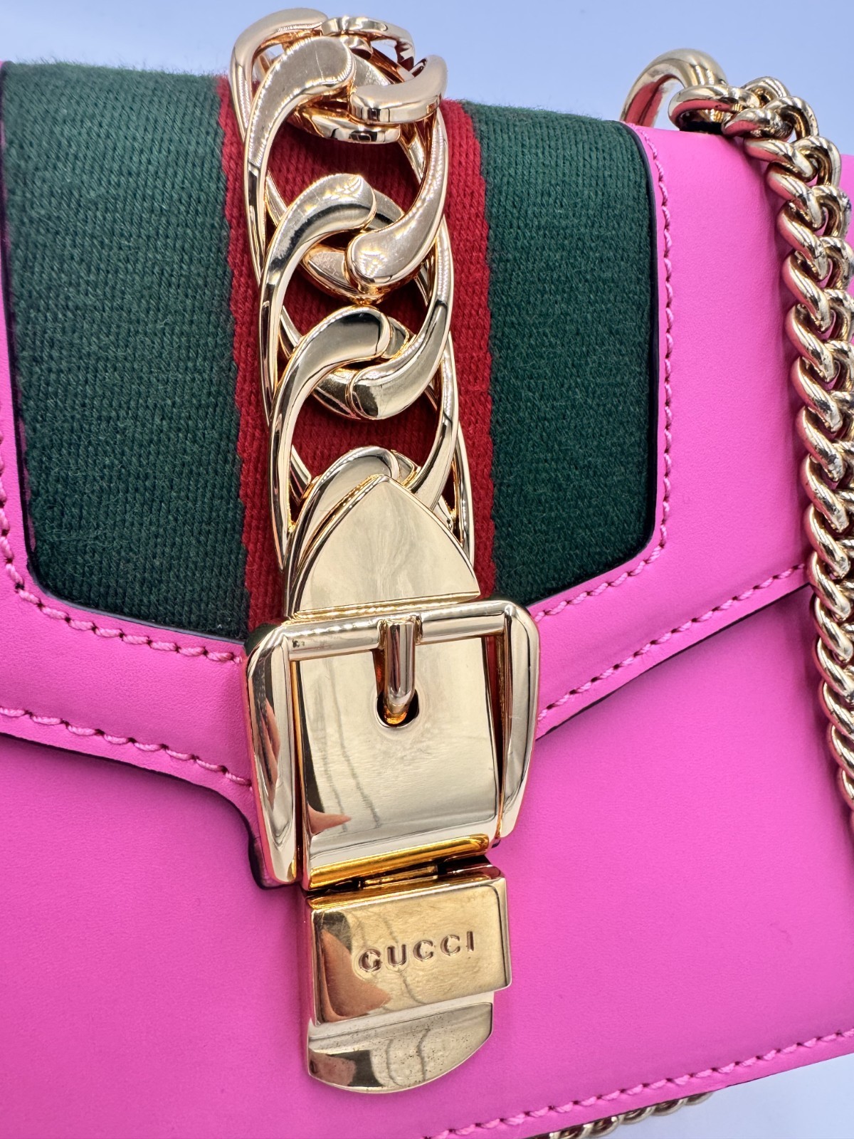 Authentic Gucci Sylvie Small Pink Leatheer Shoulder Bag Gold Chain Webstripe