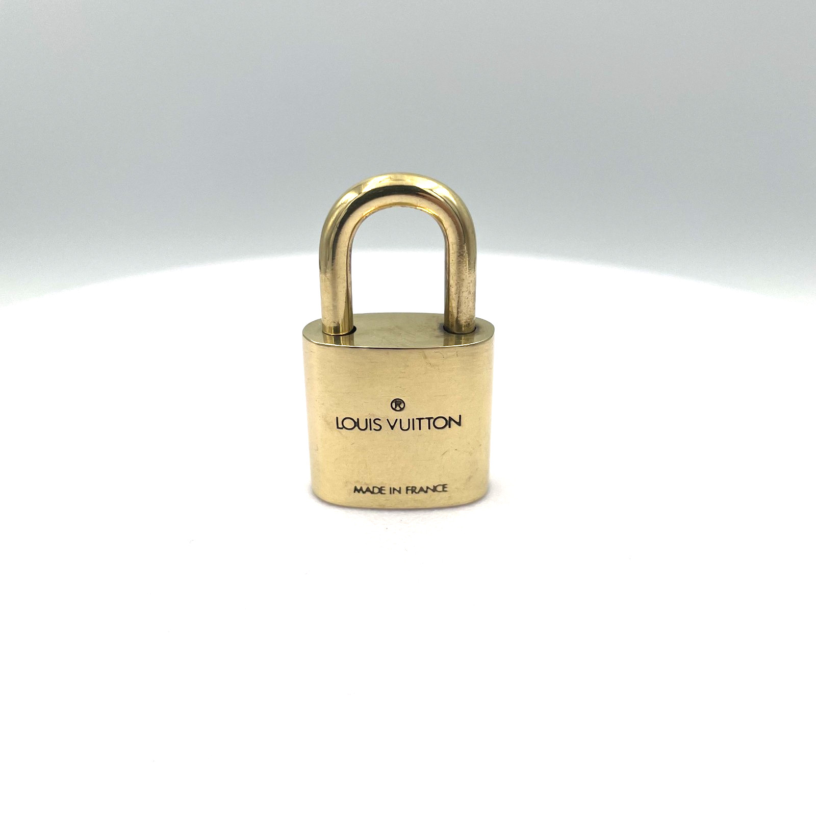 LOUIS VUITTON Padlock Key Set R10000 Random Numbers Polished Authentic