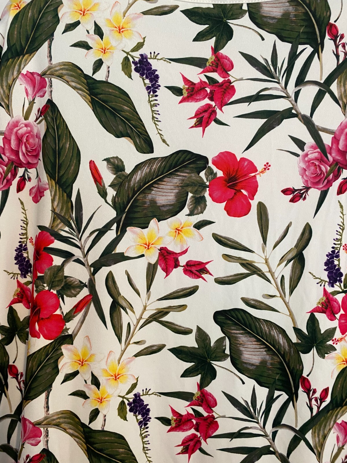 Multi-Floral Top Short Sleeves Size XXL Polyester Spandex Colorful Stretchy NWOT
