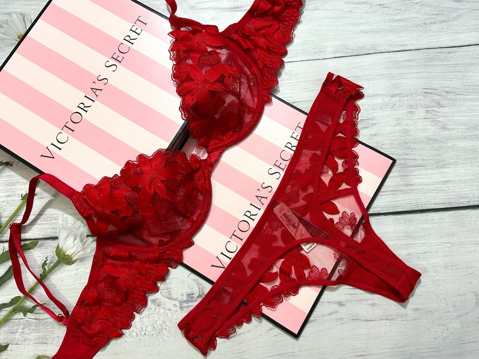 Victoria’s Secret LUXE Unlined Appliqué Embroidered Demi Thong Bra Set Red