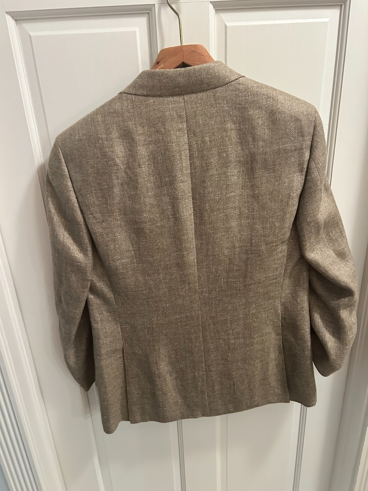 Men’s Canali 2 Button Sports Coat Size 40R in Beige