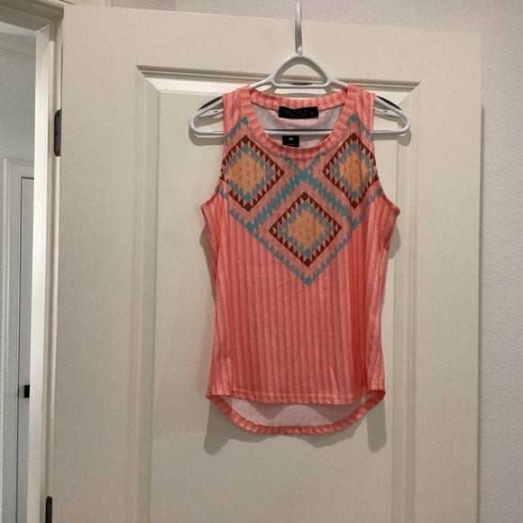 Lucky & Blessed Coral Sleeveless Tank with Geometric Embroidery – Size M – NWT