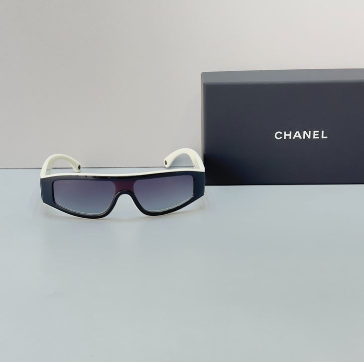NEW🔥 Chanel CH6057 Shield Sunglasses Black White Frame Gradient Gray Lens