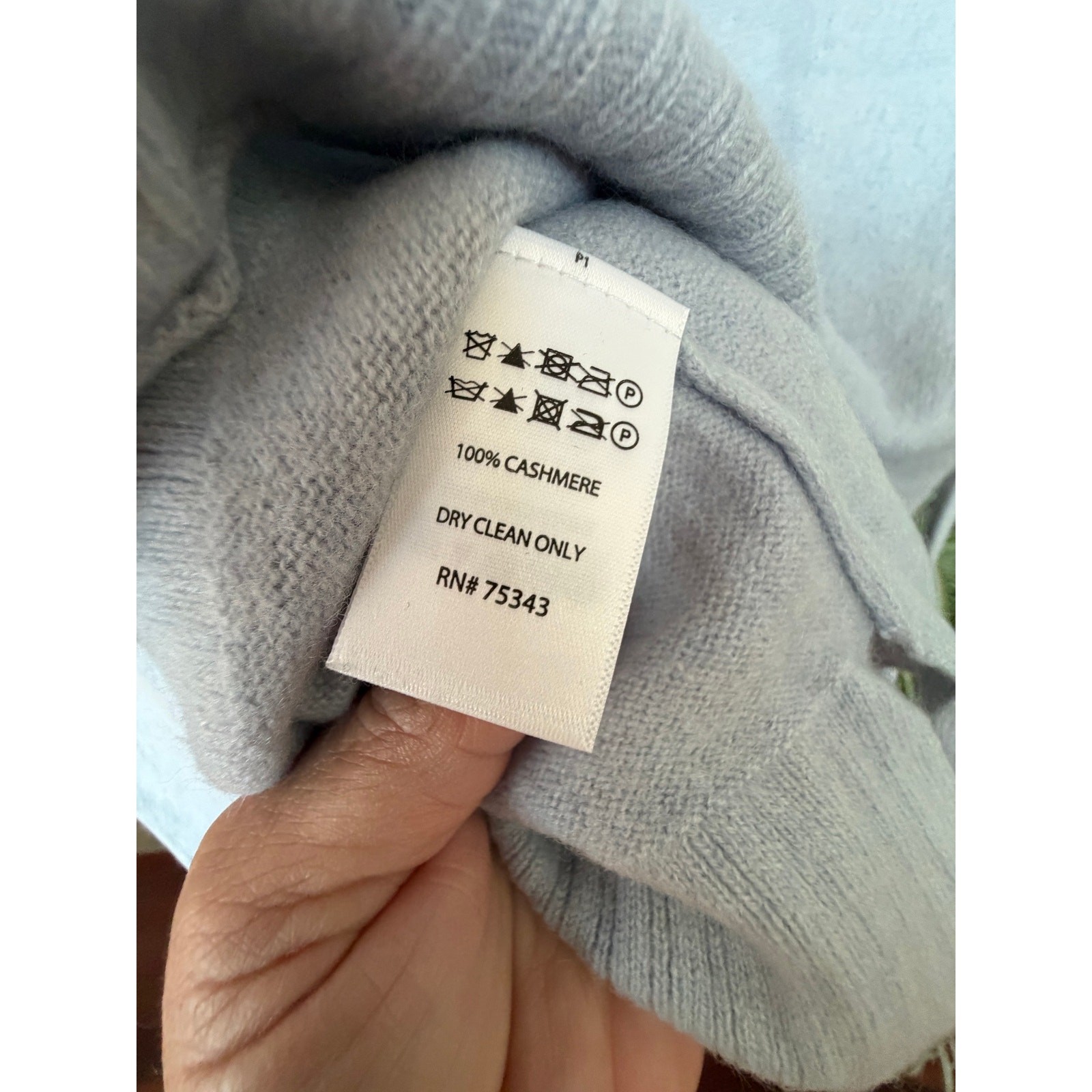 Rachel Zoe 100% Cashmere Sweater Medium Blue Crewneck Quiet Luxury Classic
