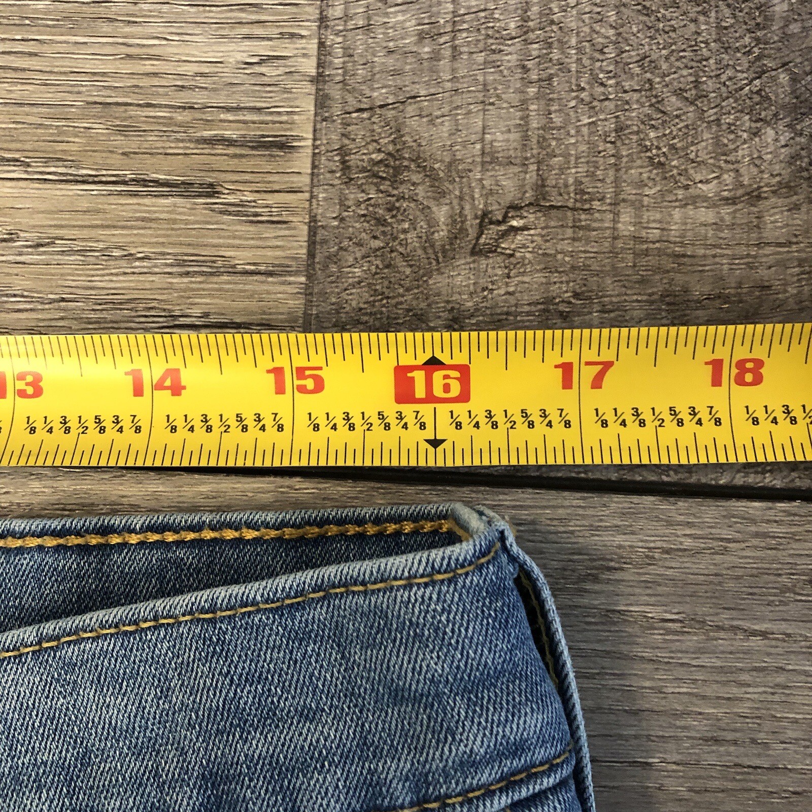 Levi’s 541 All Seasons Tech Jeans Mens Size 32x(31) Straight Leg Medium Wash