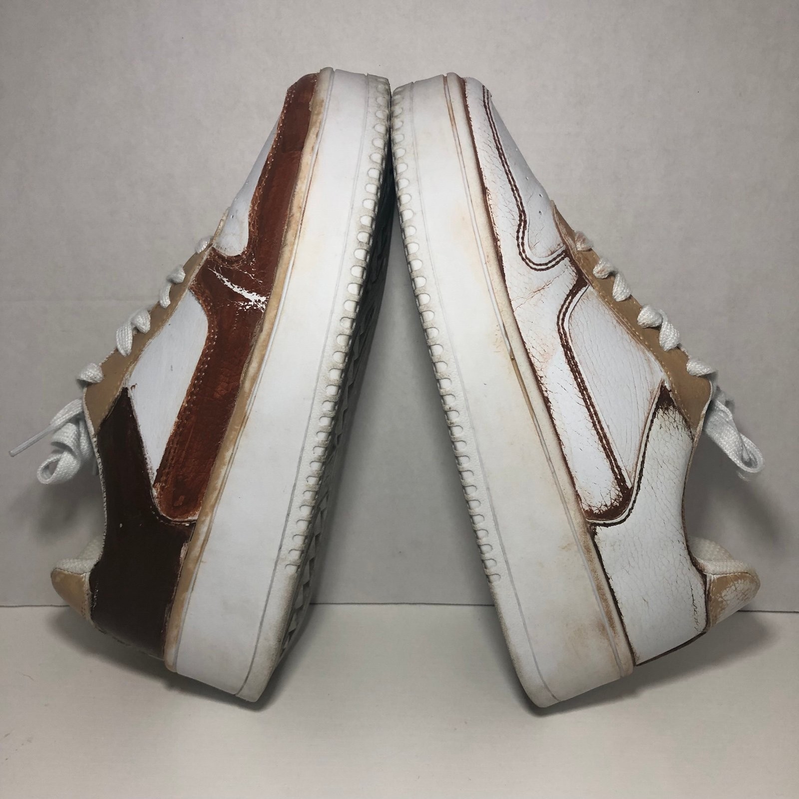 Time and Tru White Memory Foam Sneakers, Girls Size 6.5