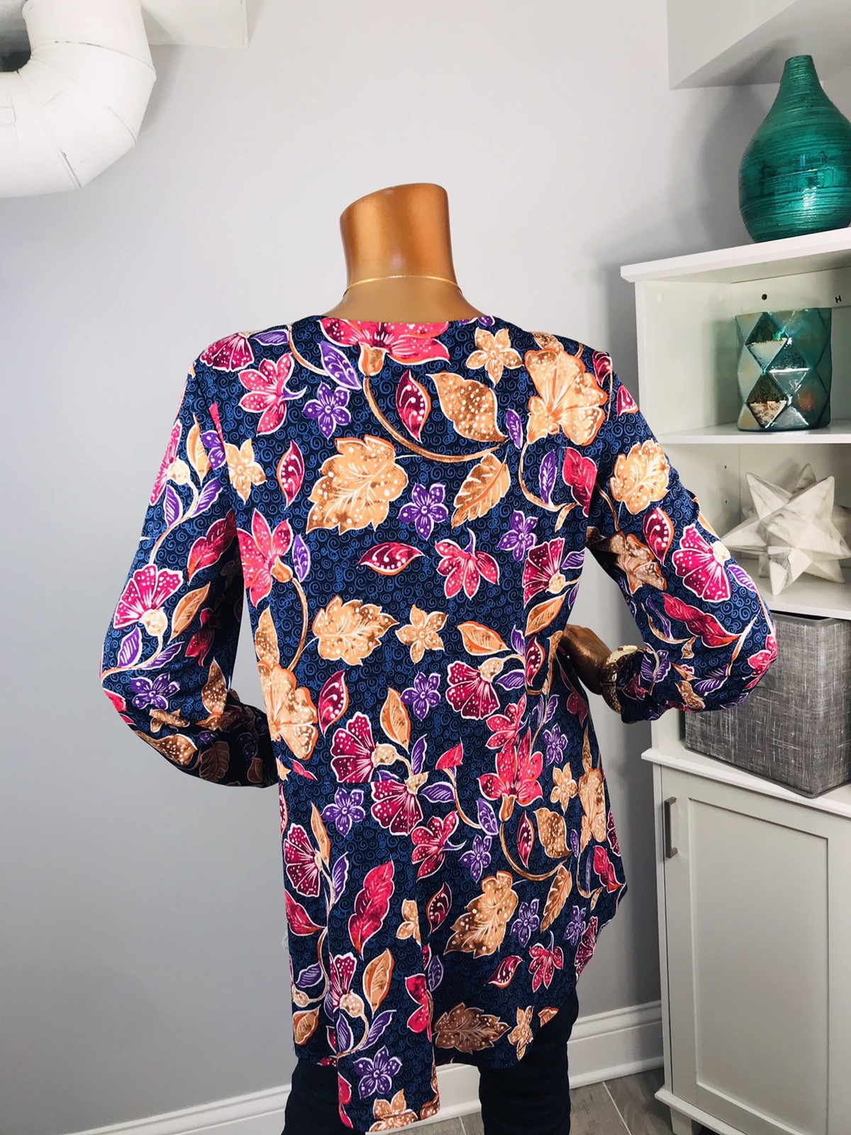 Susan Graver L Top Stretch Loose Fit Floral Prints Blouse Tunic Long Slv Low Cut