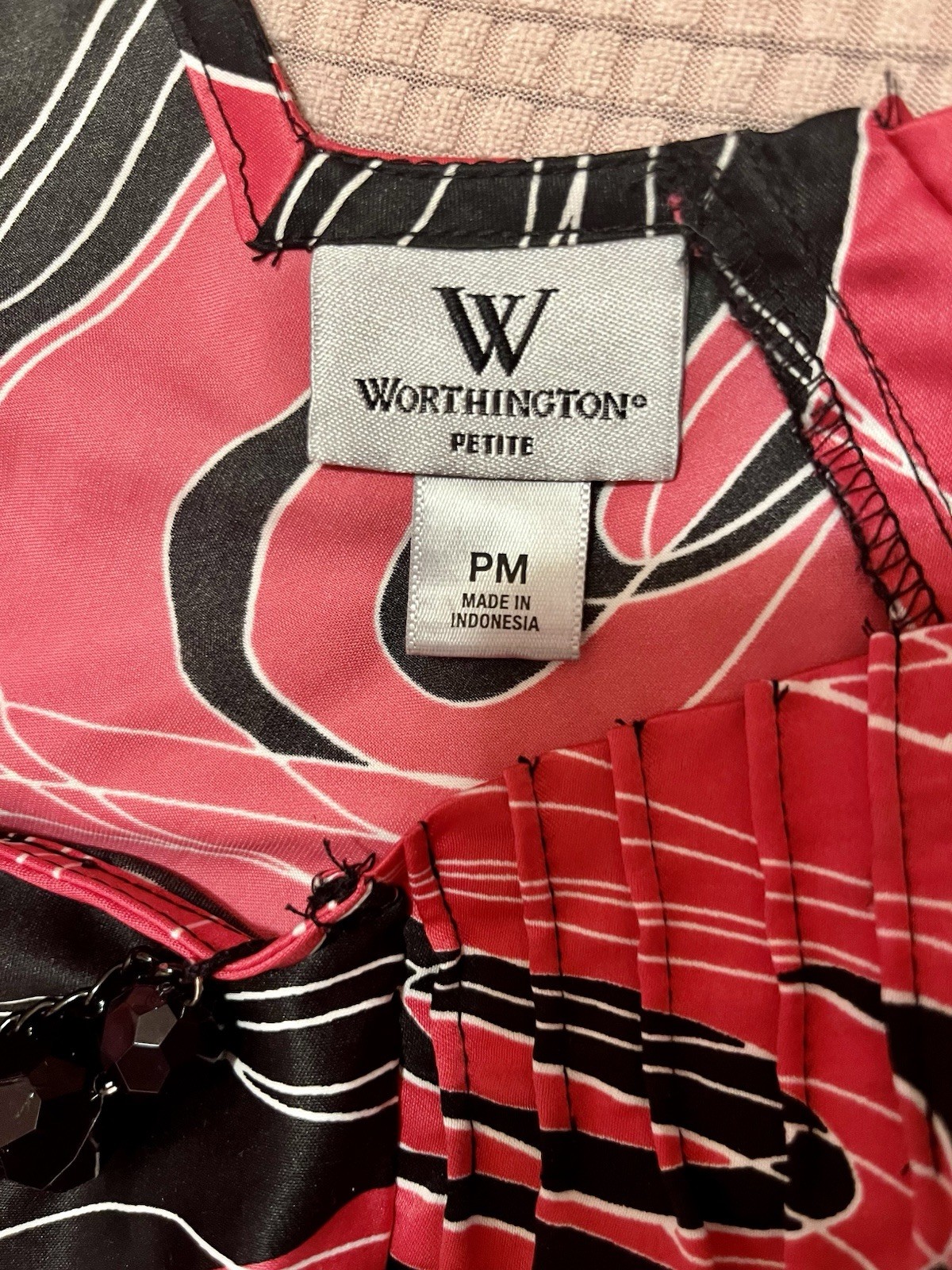 Worthington Women’s Petite PM Pink Black White Abstract V-Neck Cap Sleeve Peplum