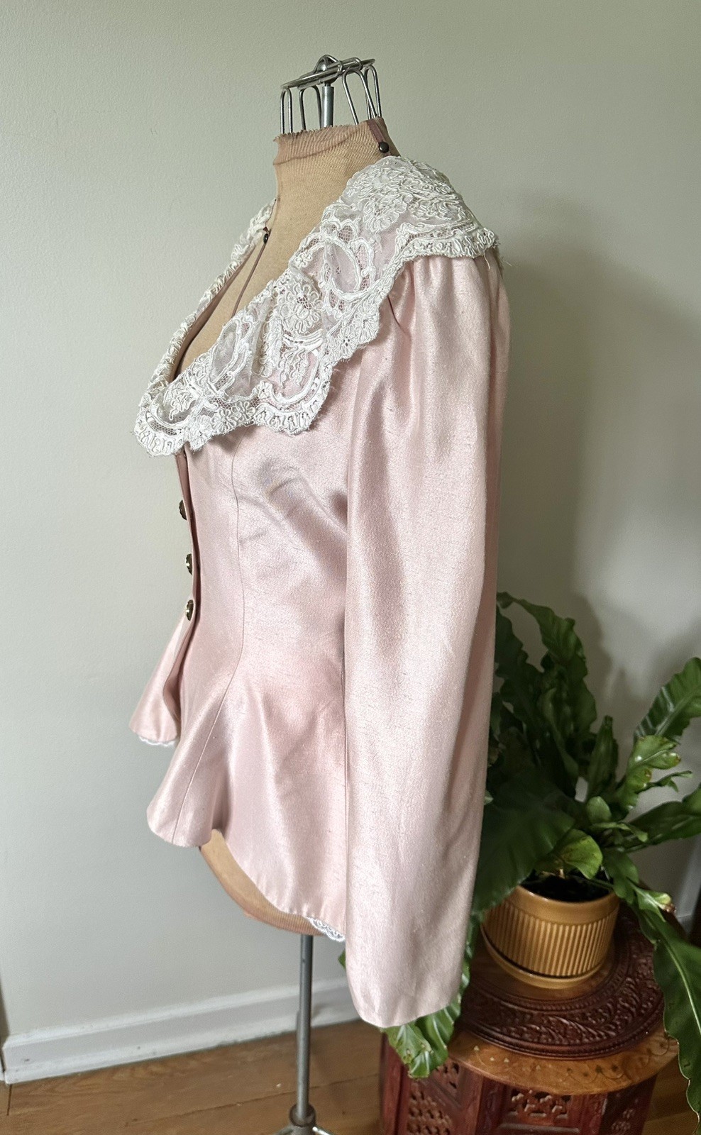 Vintage Victorian Revival Pink Jacket With Wide Lace Collar