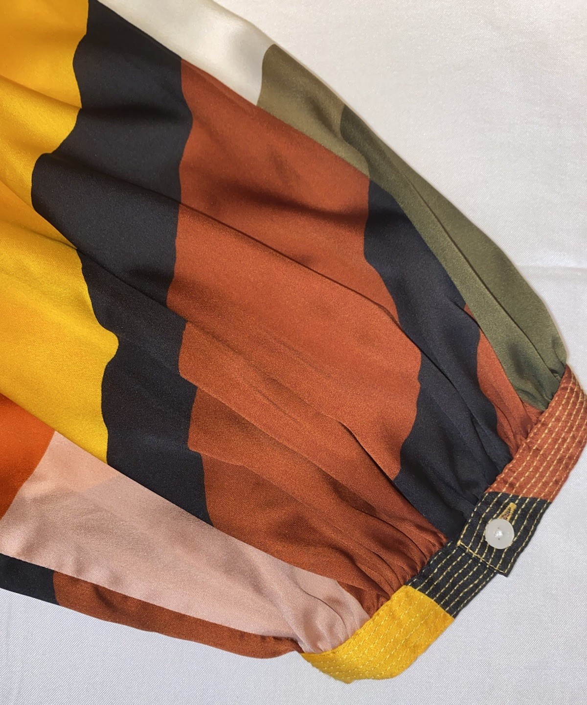 KARL LAGERFELD PARIS Women’s L Multicolor Geometric Button Blouse Balloon Sleeve