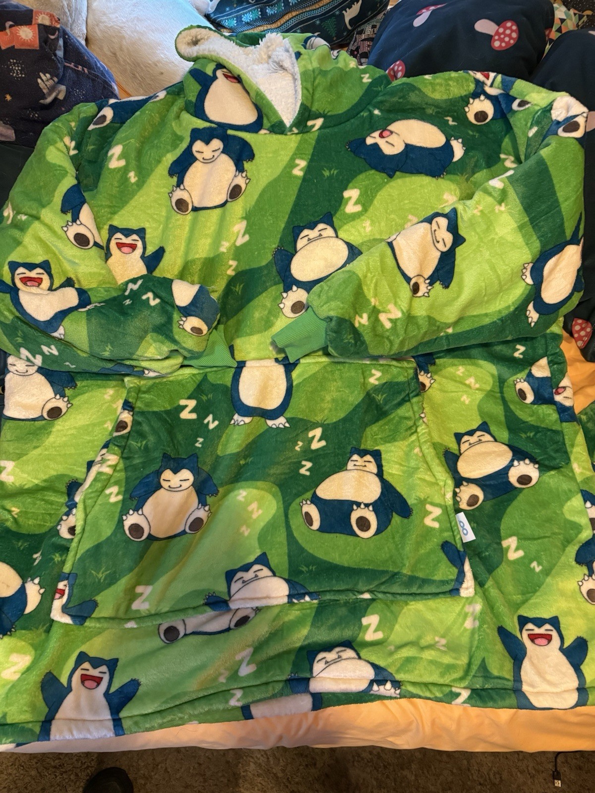Pokémon Snorlax OODIE Hooded Fleece Pullover Robe Wearable Blanket One Size